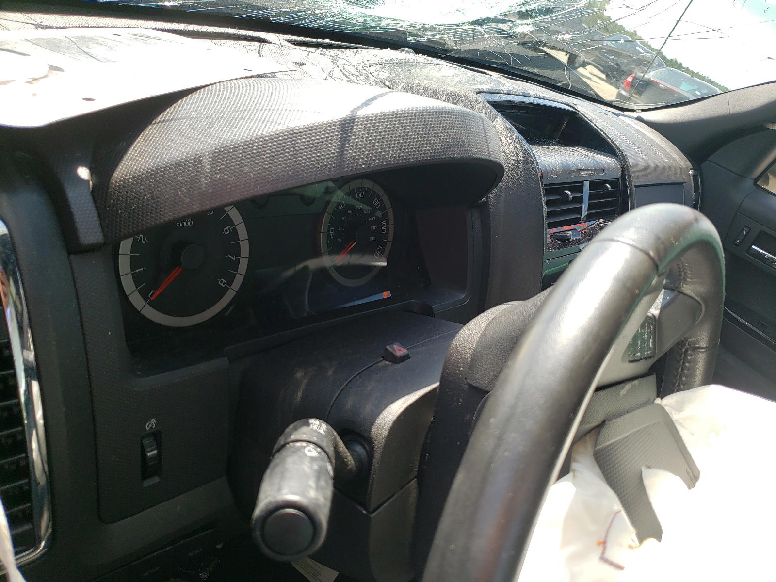 Photo 8 from auction – 2012 FORD ESCAPE LIM with VIN 1FMCU9EG9CKB70115