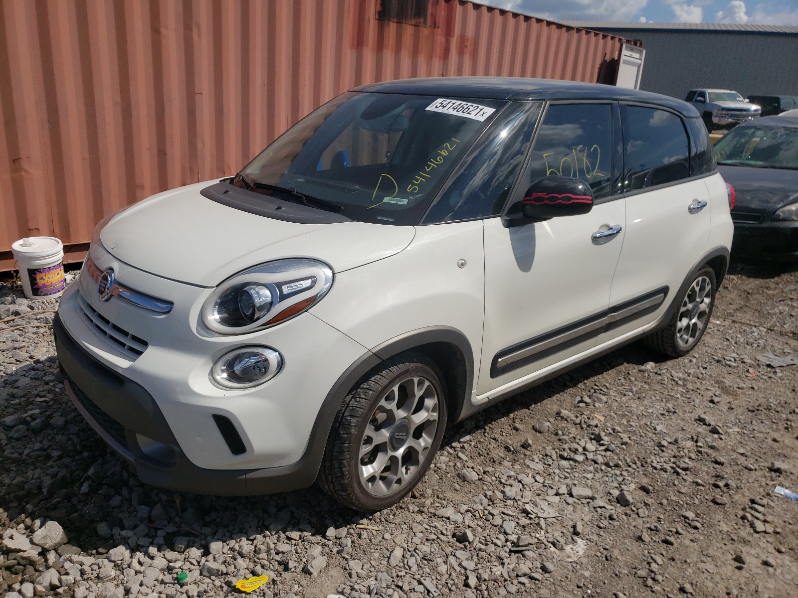 Photo 2 from auction – 2017 FIAT 500L TREKK with VIN ZFBCFADH5HZ039047