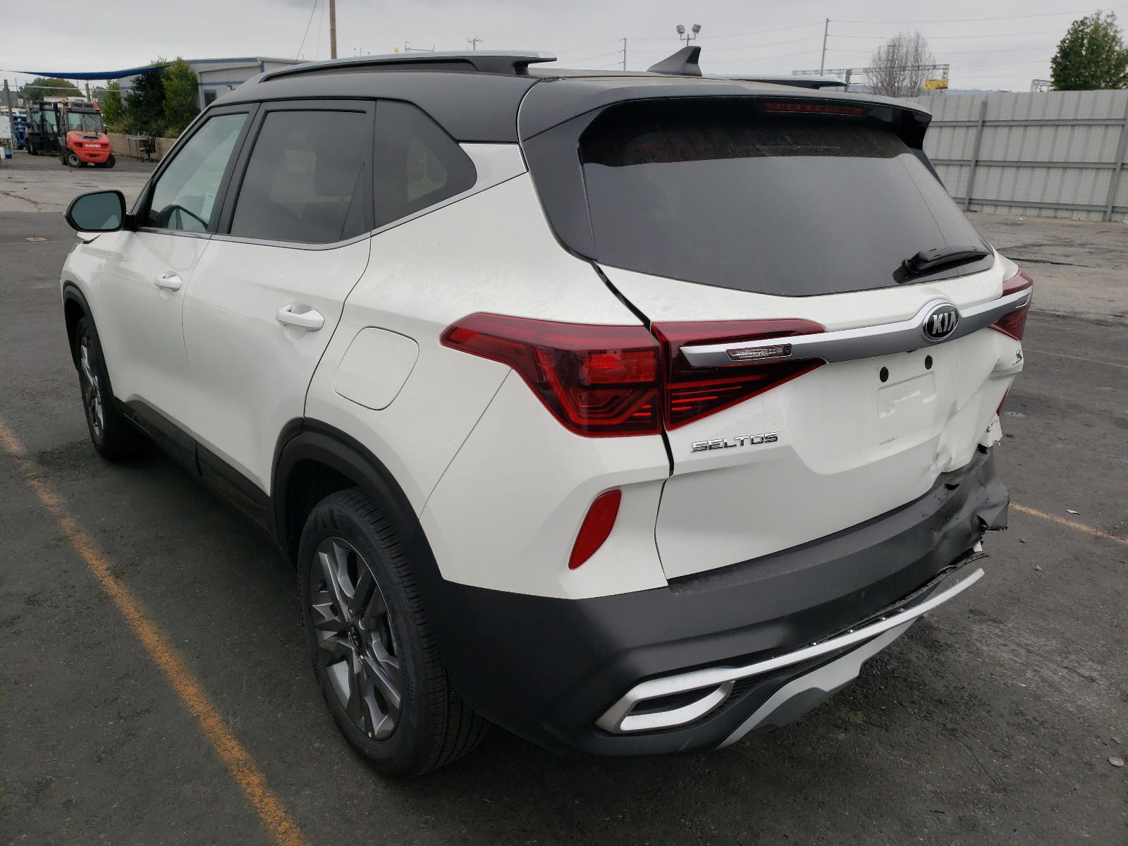 Photo 3 from auction – 2021 KIA SELTOS S with VIN KNDEU2AA0M7195155