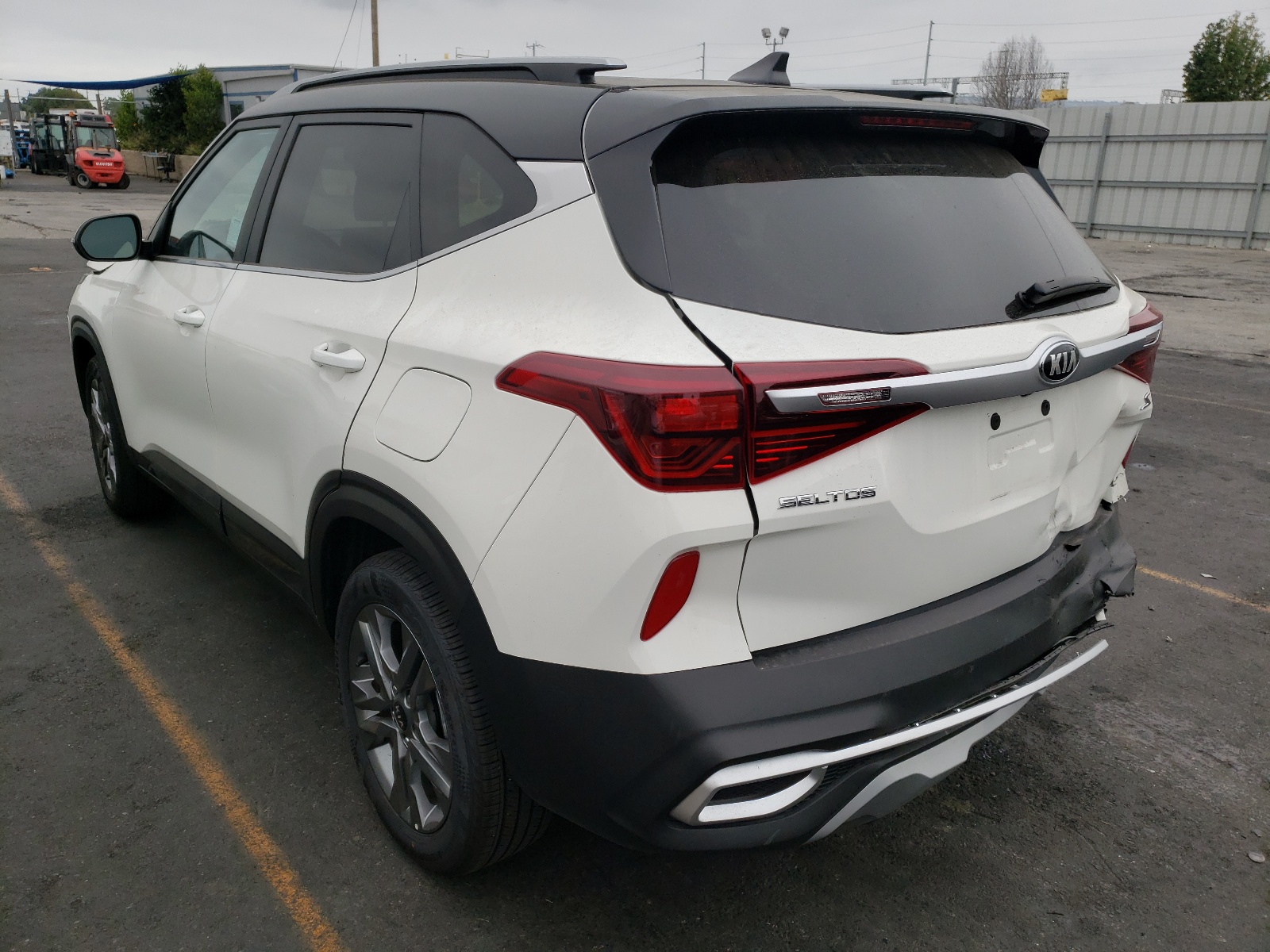 Zdjęcie 3 z aukcji – 2021 KIA SELTOS S z VIN KNDEU2AA0M7195155