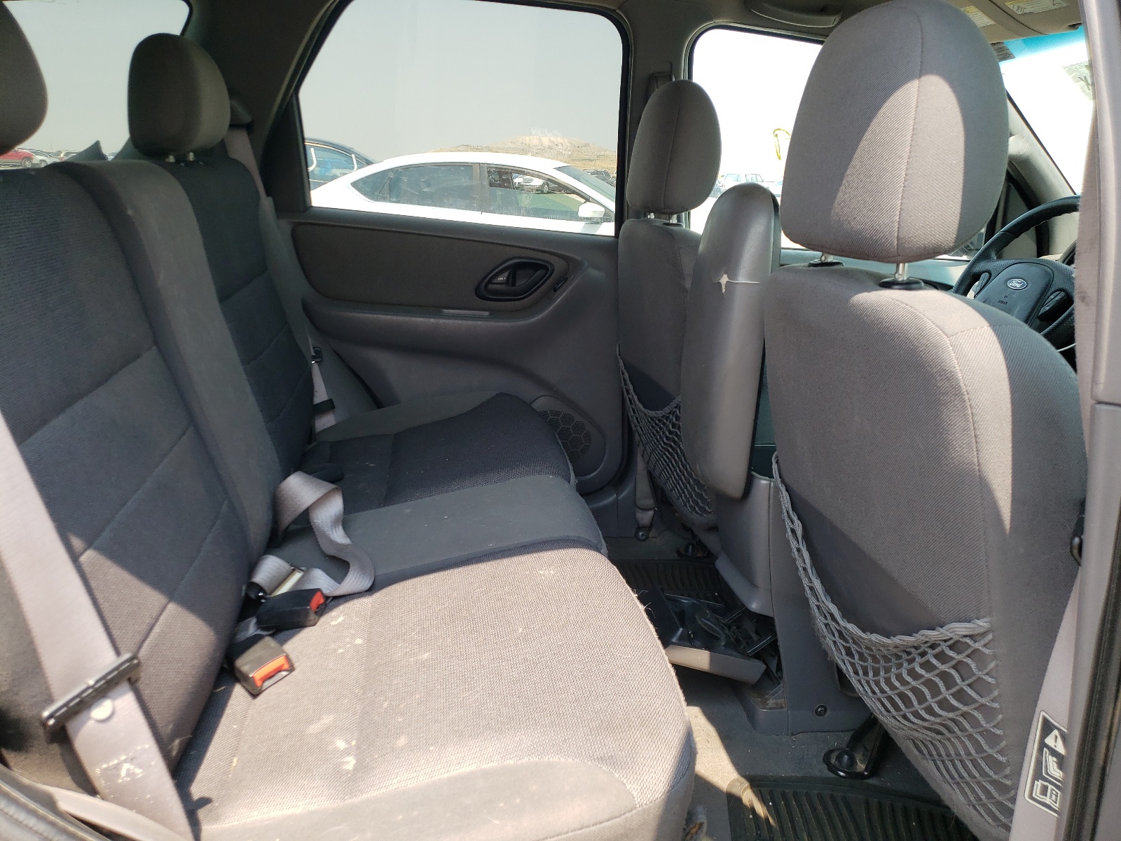 Photo 6 from auction – 2002 FORD ESCAPE XLT with VIN 1FMYU04152KE02710
