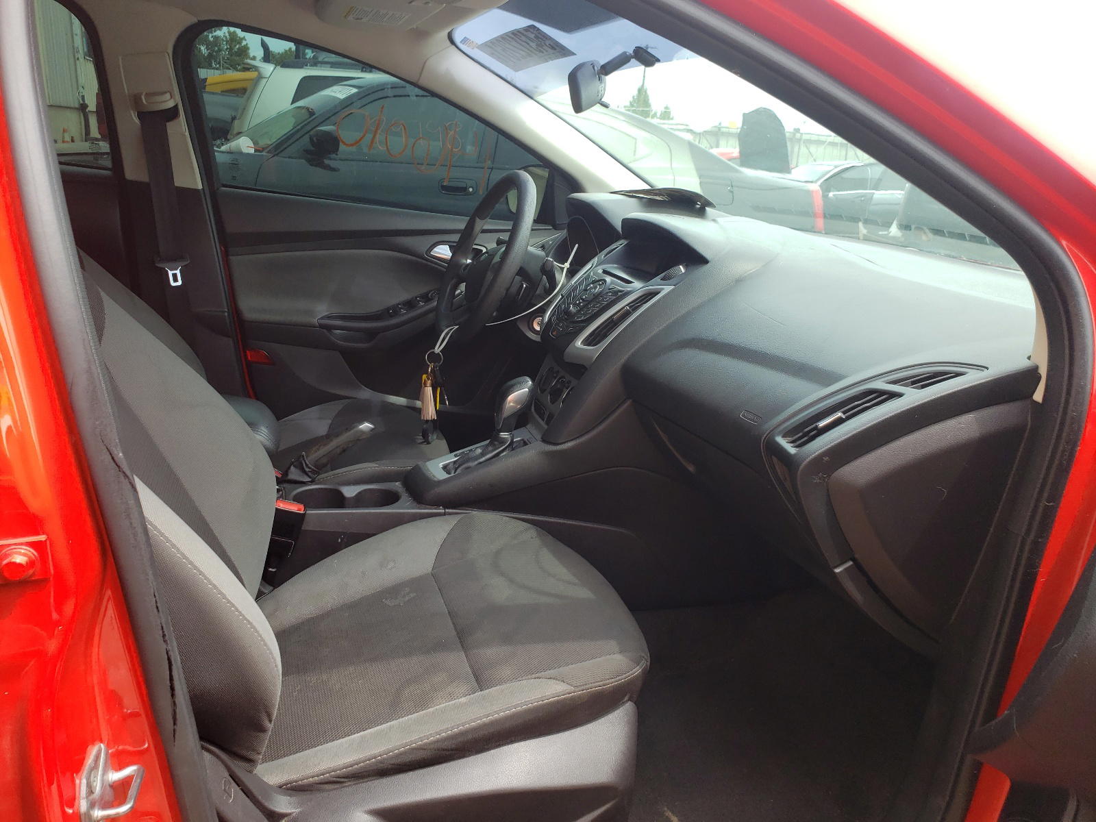 Photo 5 from auction – 2013 FORD FOCUS SE with VIN 1FADP3F24DL380381