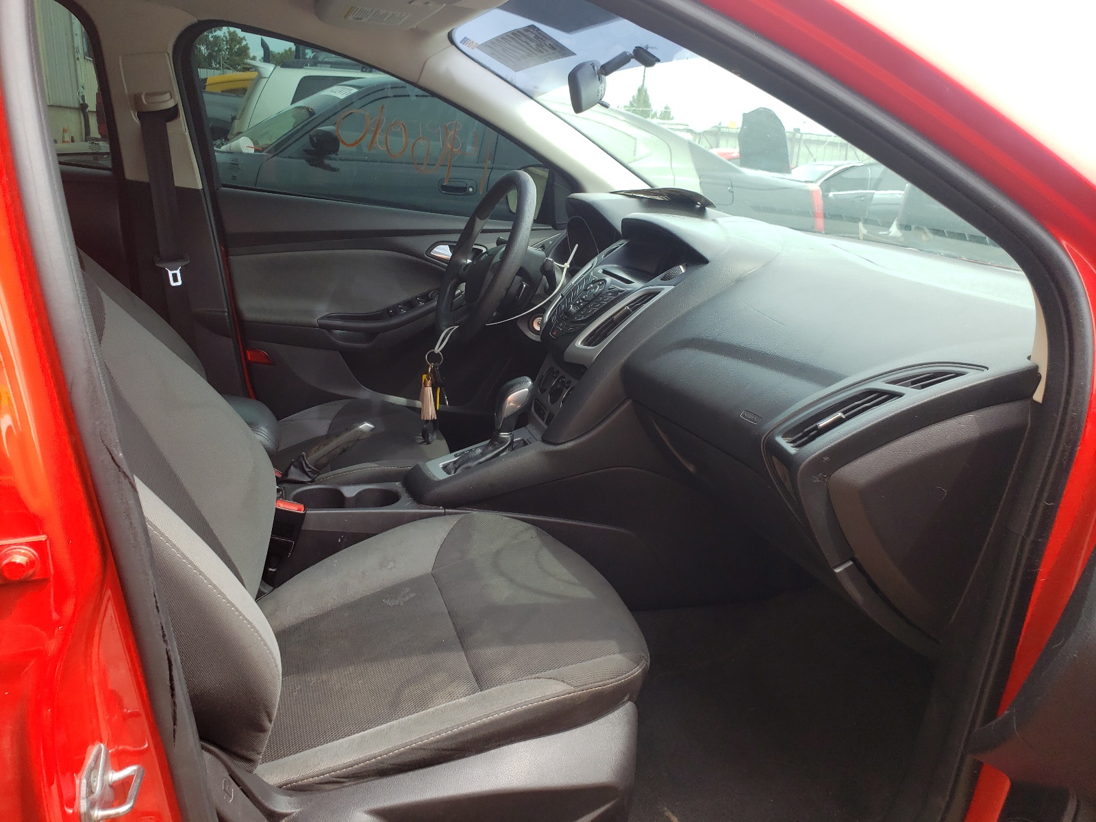 Zdjęcie 5 z aukcji – 2013 FORD FOCUS SE z VIN 1FADP3F24DL380381