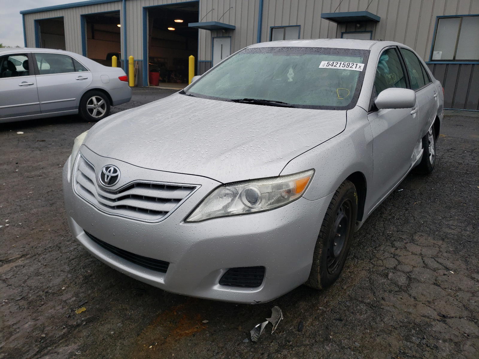 Photo 2 from auction – 2011 TOYOTA CAMRY BASE with VIN 4T1BF3EK9BU662024
