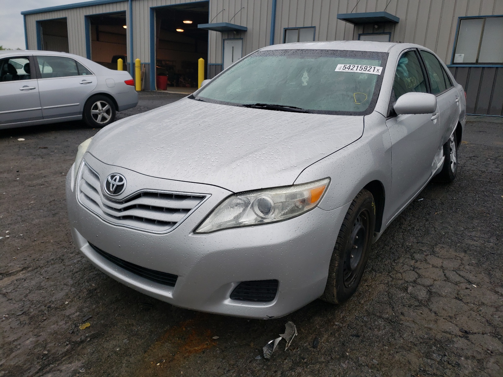 Zdjęcie 2 z aukcji – 2011 TOYOTA CAMRY BASE z VIN 4T1BF3EK9BU662024