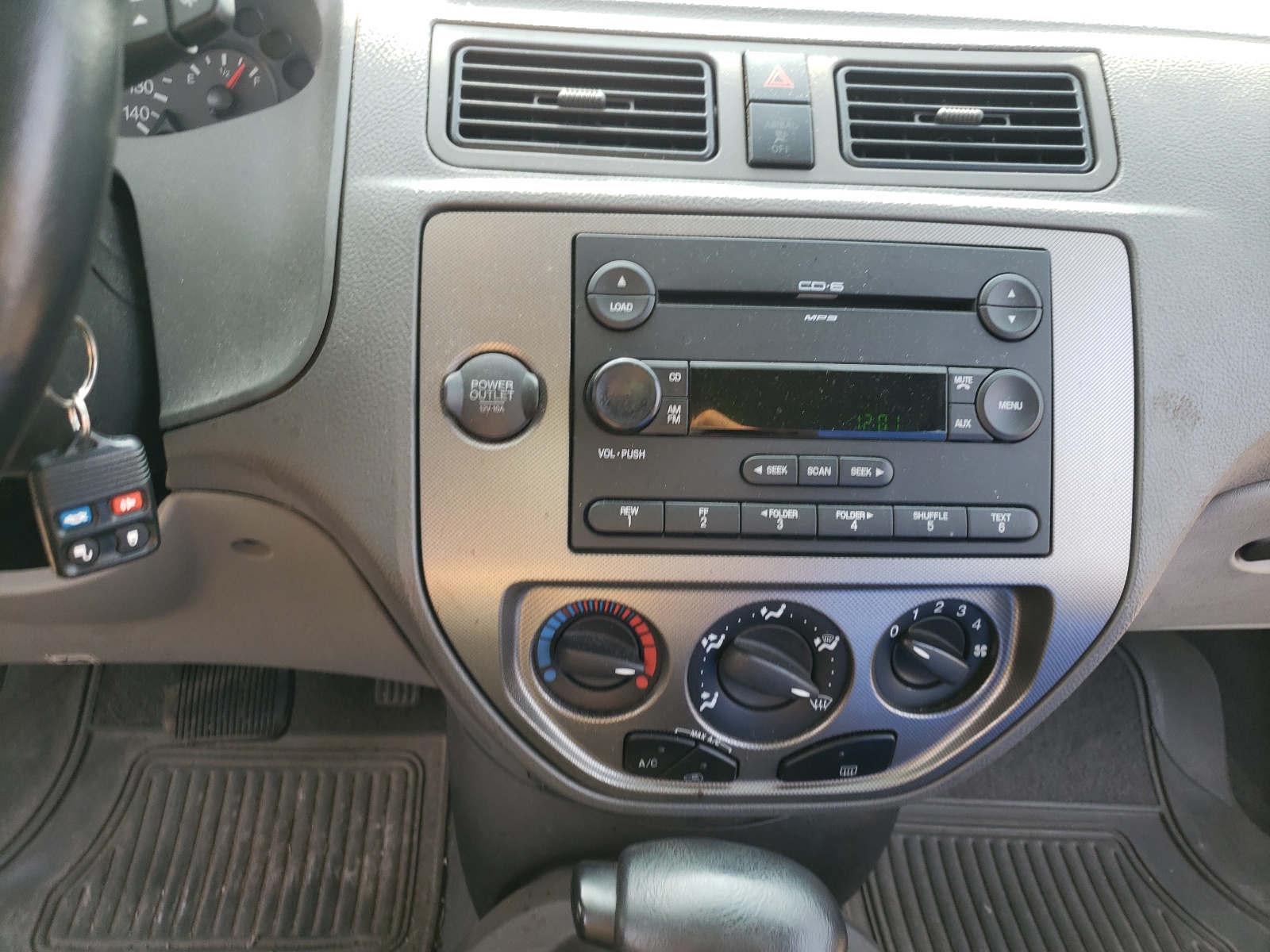 Photo 9 from auction – 2005 FORD FOCUS ZX4 with VIN 1FAFP34N15W291731