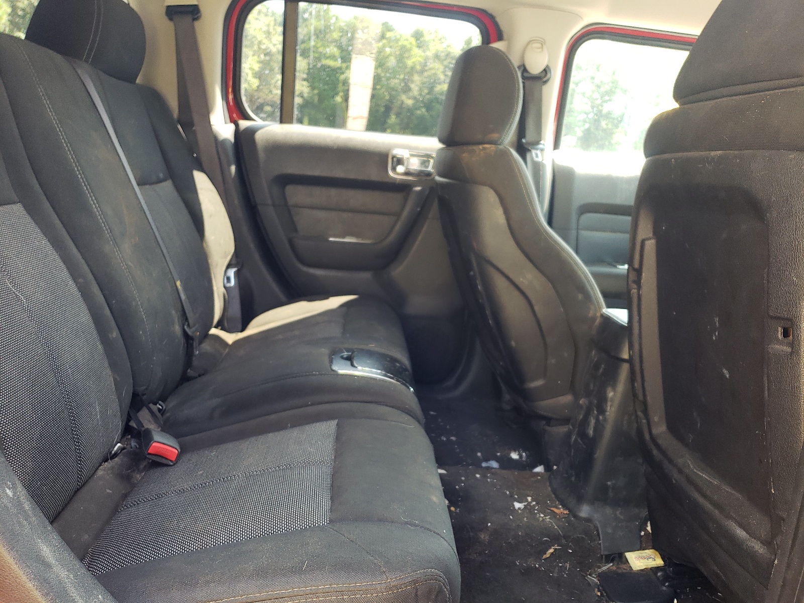 Photo 6 from auction – 2006 HUMMER H3 with VIN 5GTDN136X68307753