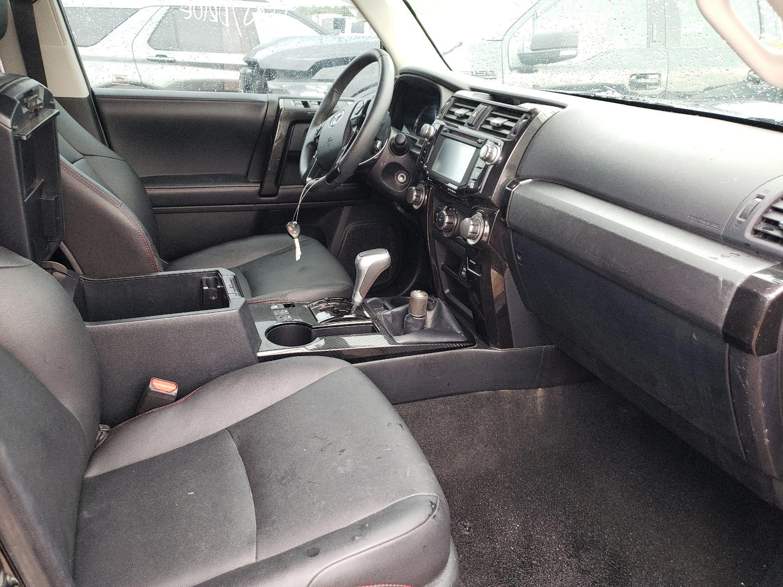 Photo 5 from auction – 2018 TOYOTA 4RUNNER SR with VIN JTEBU5JRXJ5588531