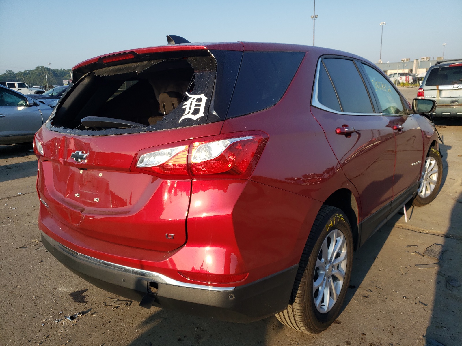 Photo 4 from auction – 2019 CHEVROLET EQUINOX LT with VIN 3GNAXJEV4KS617222