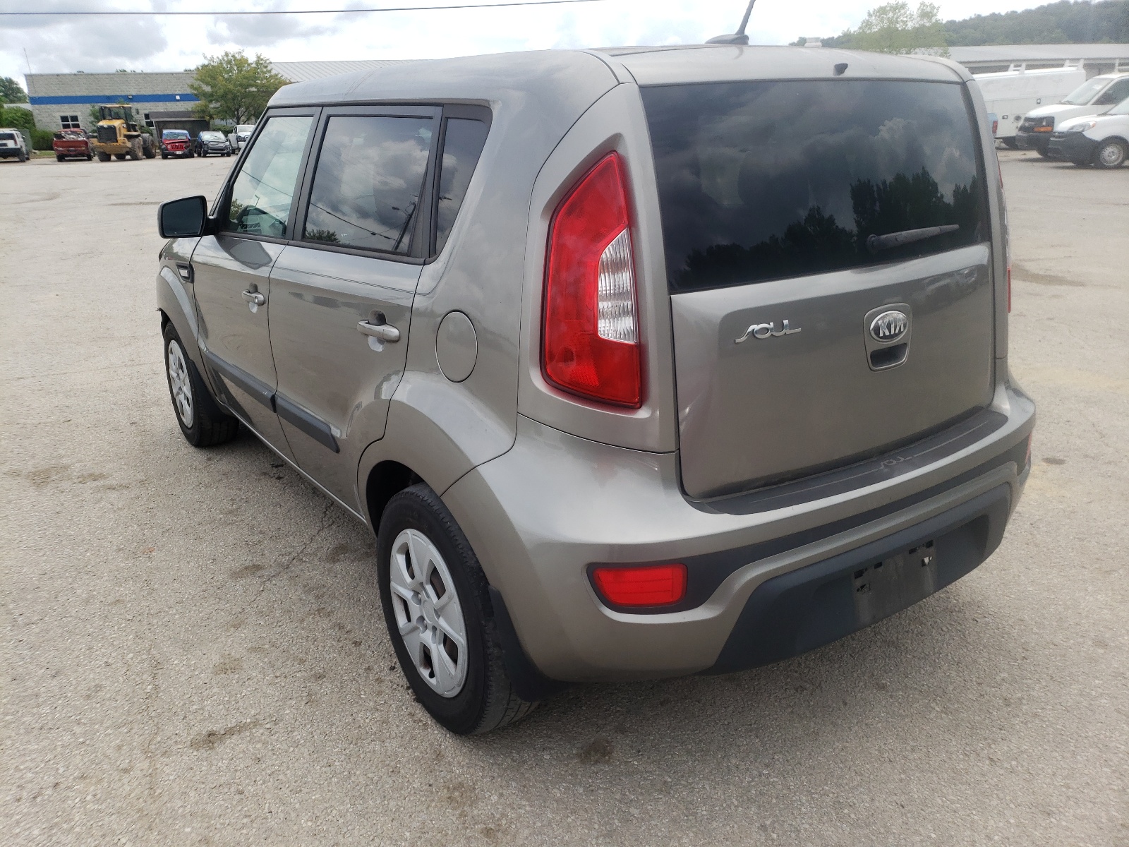 Zdjęcie 3 z aukcji – 2013 KIA SOUL z VIN KNDJT2A54D7576818