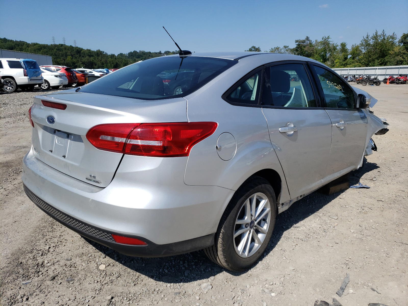 Photo 4 from auction – 2016 FORD FOCUS SE with VIN 1FADP3F25GL342209