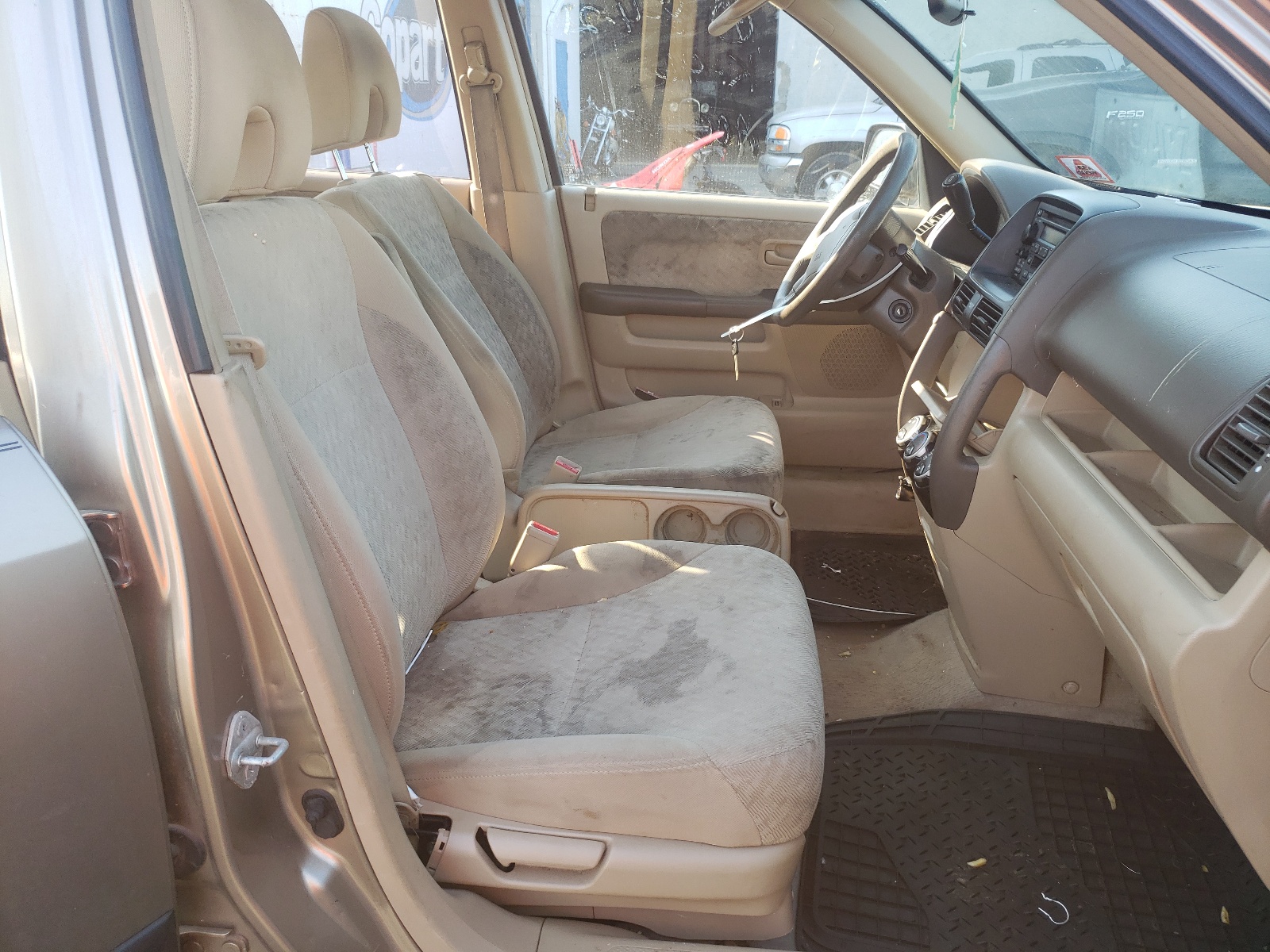 Photo 5 from auction – 2006 HONDA CR-V LX with VIN JHLRD78556C047197