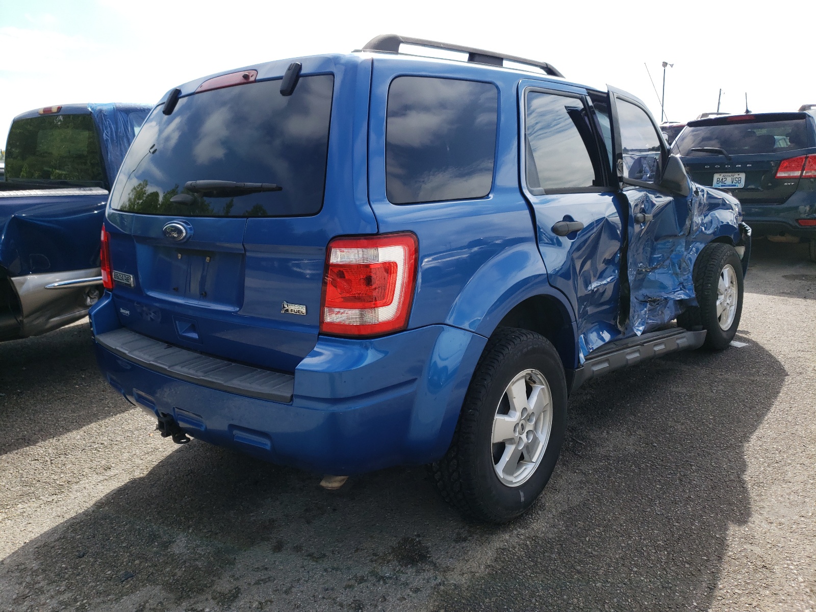 صورة رقم 4 من المزاد - 2011 FORD ESCAPE XLT مع VIN 1FMCU0DG9BKC70856