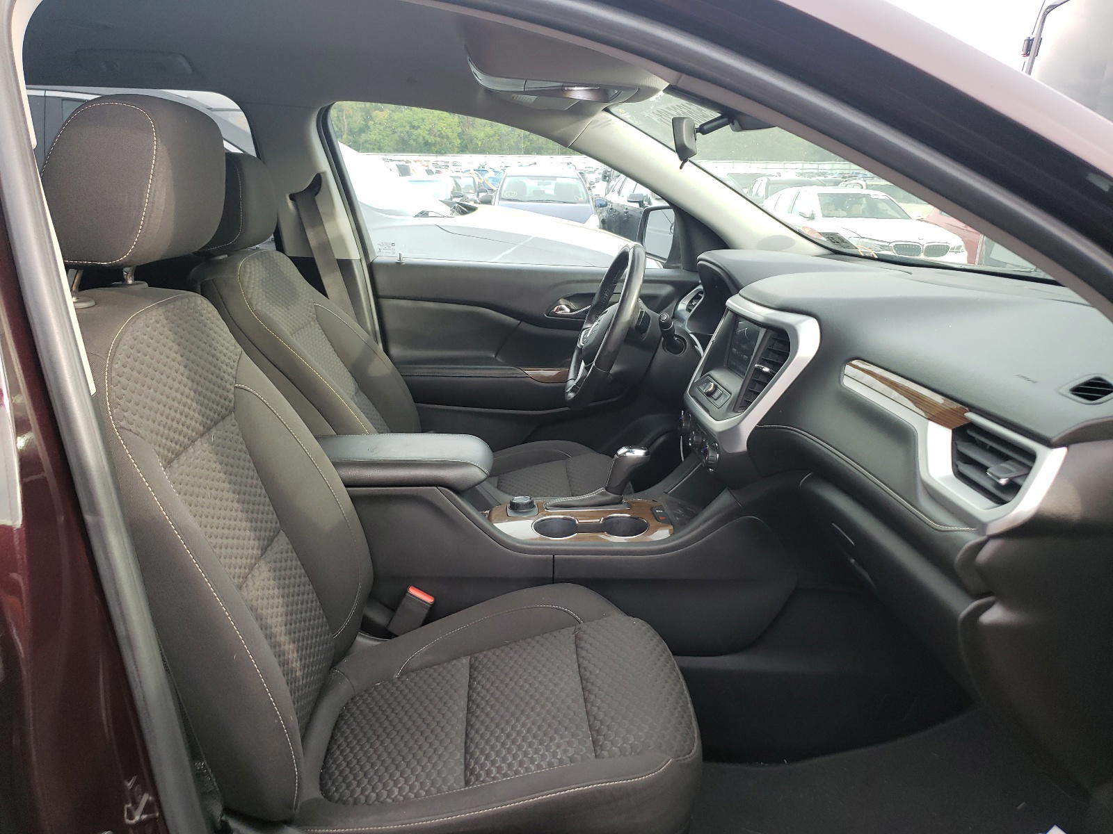 Photo 5 from auction – 2018 GMC ACADIA SLE with VIN 1GKKNRLS2JZ183382