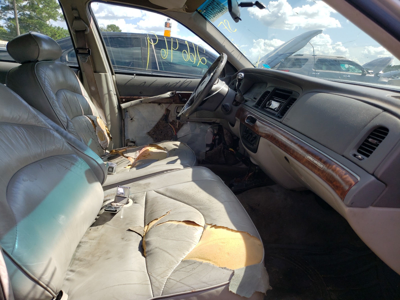 Photo 5 from auction – 1997 MERCURY GRAND MARQ with VIN 2MELM75W3VX664260