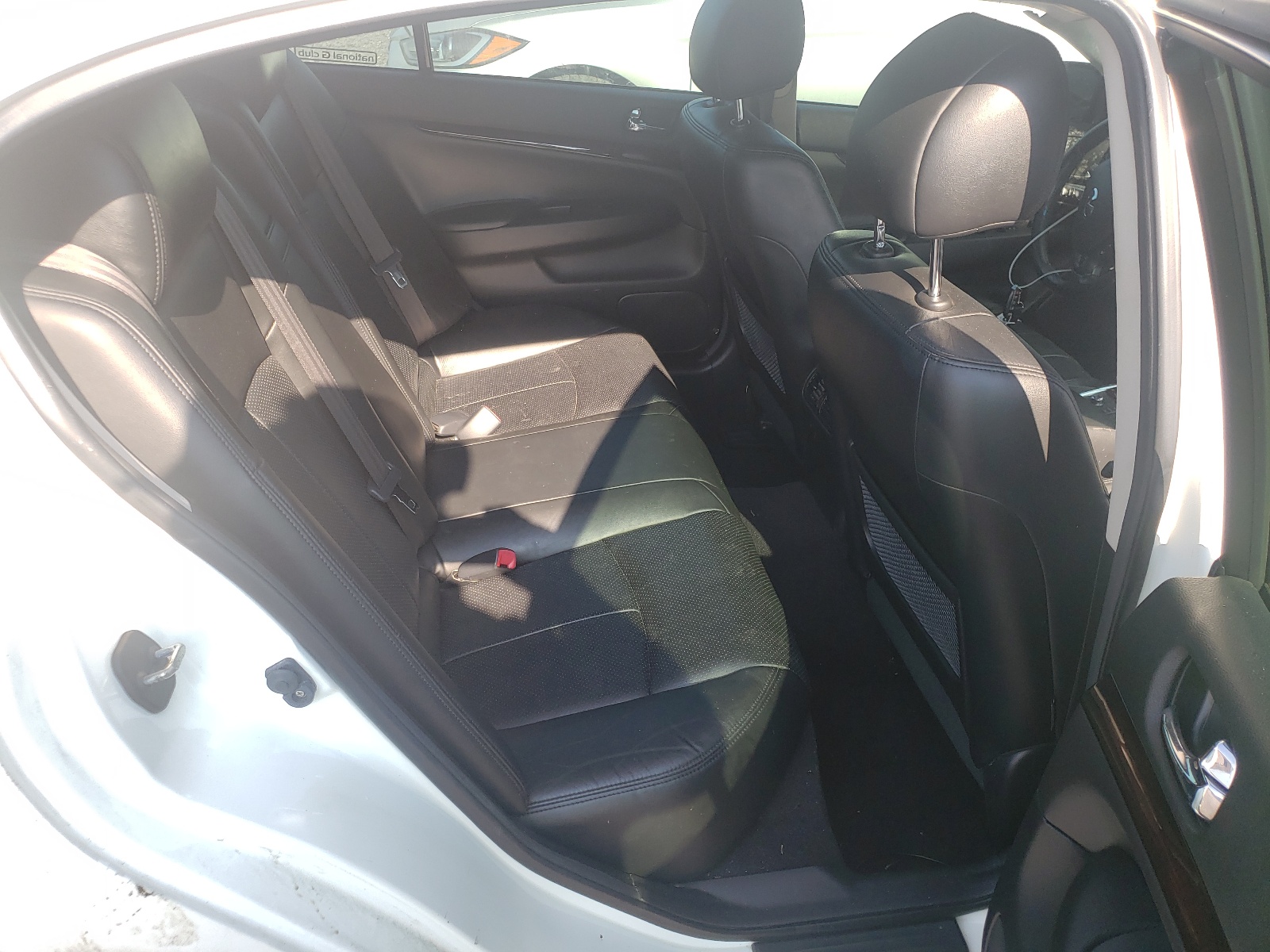 Photo 6 from auction – 2011 INFINITI G37 with VIN JN1CV6AR2BM406102