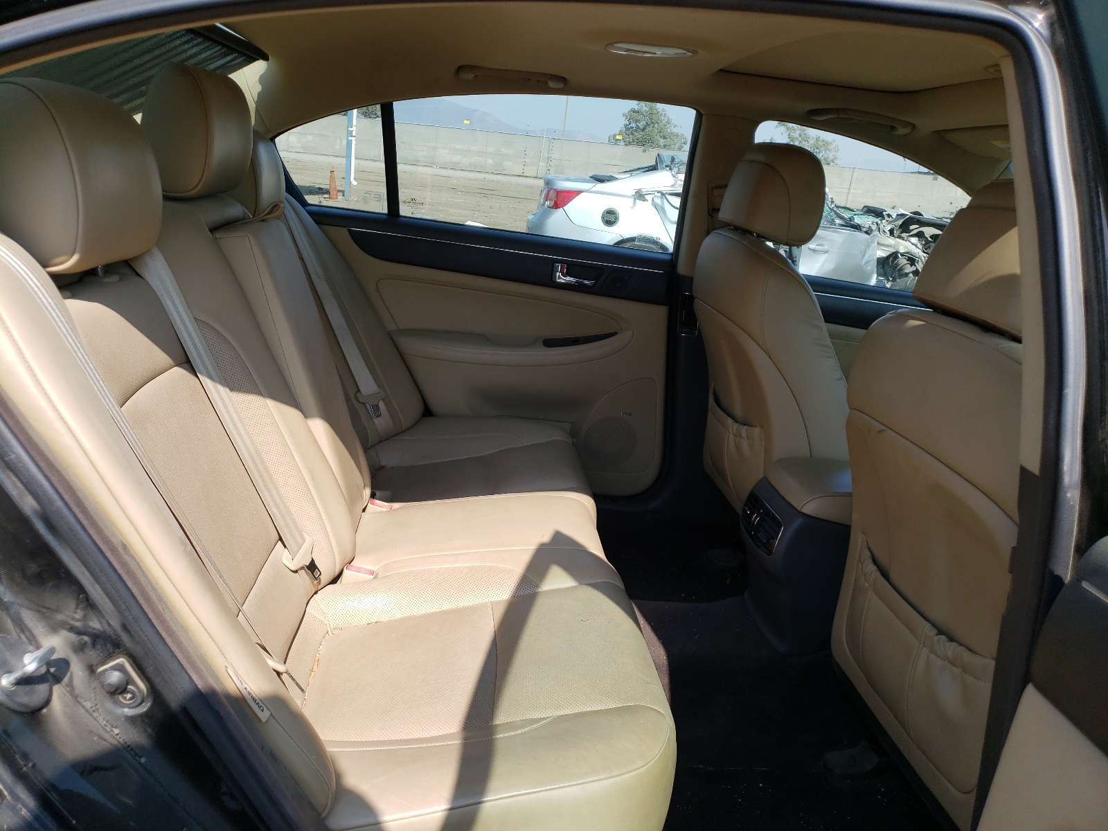 Photo 6 from auction – 2009 HYUNDAI GENESIS 4. with VIN KMHGC46F79U047018