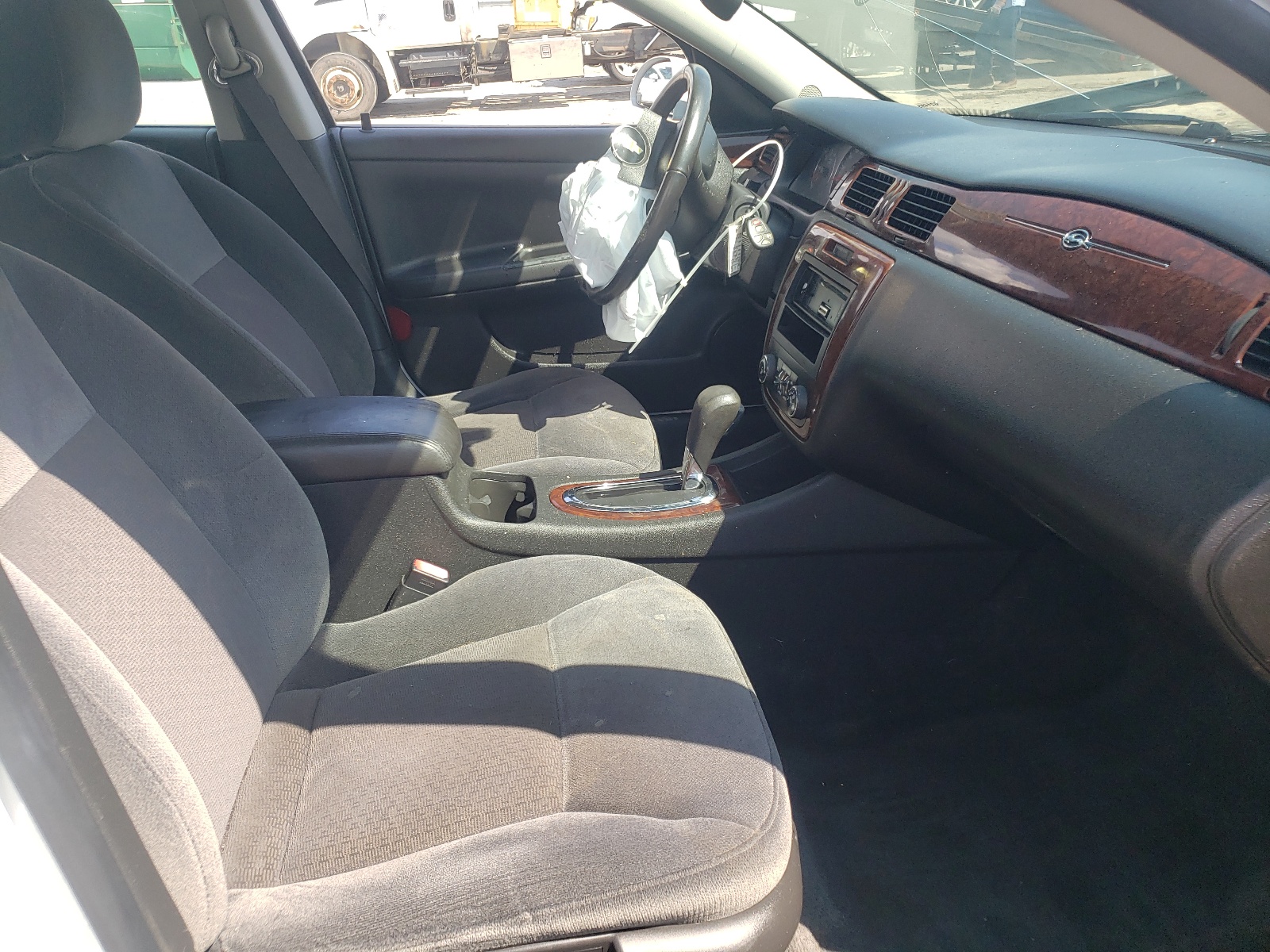 Photo 5 from auction – 2011 CHEVROLET IMPALA LT with VIN 2G1WG5EK1B1226223