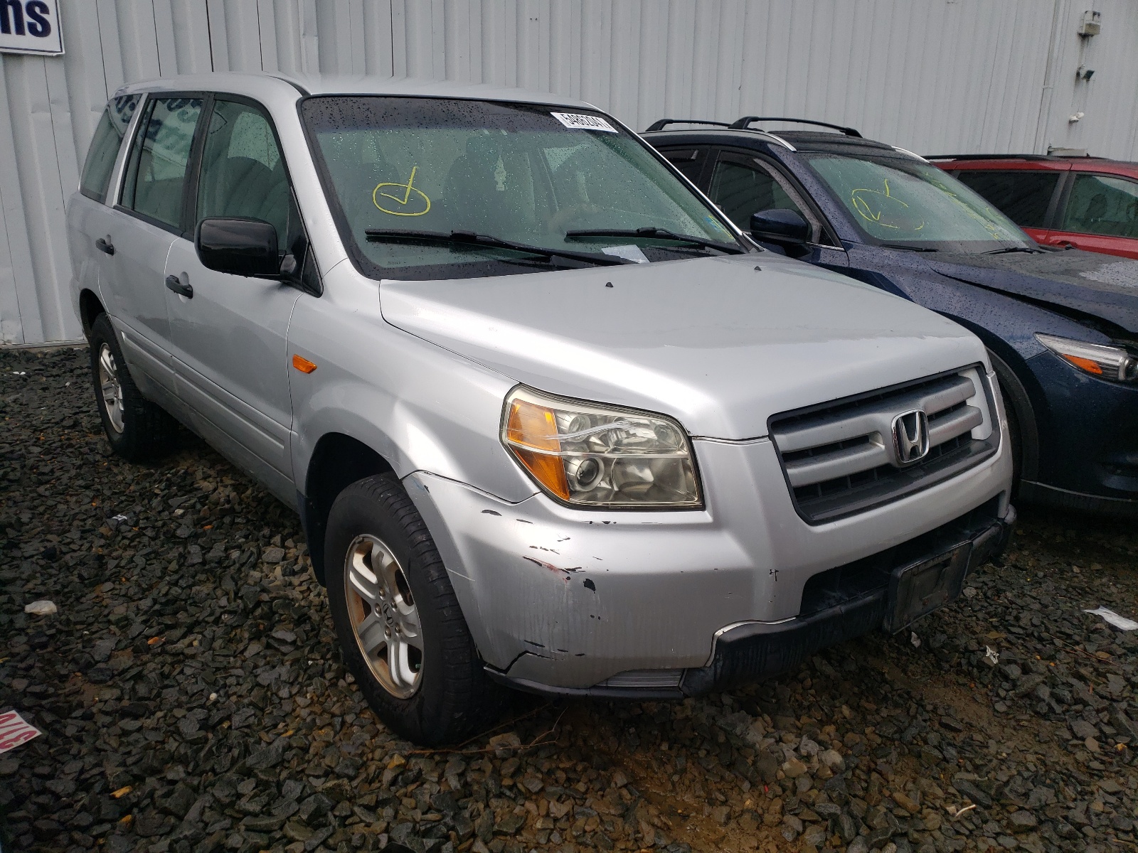 Photo 1 from auction – 2006 HONDA PILOT LX with VIN 2HKYF18106H552940