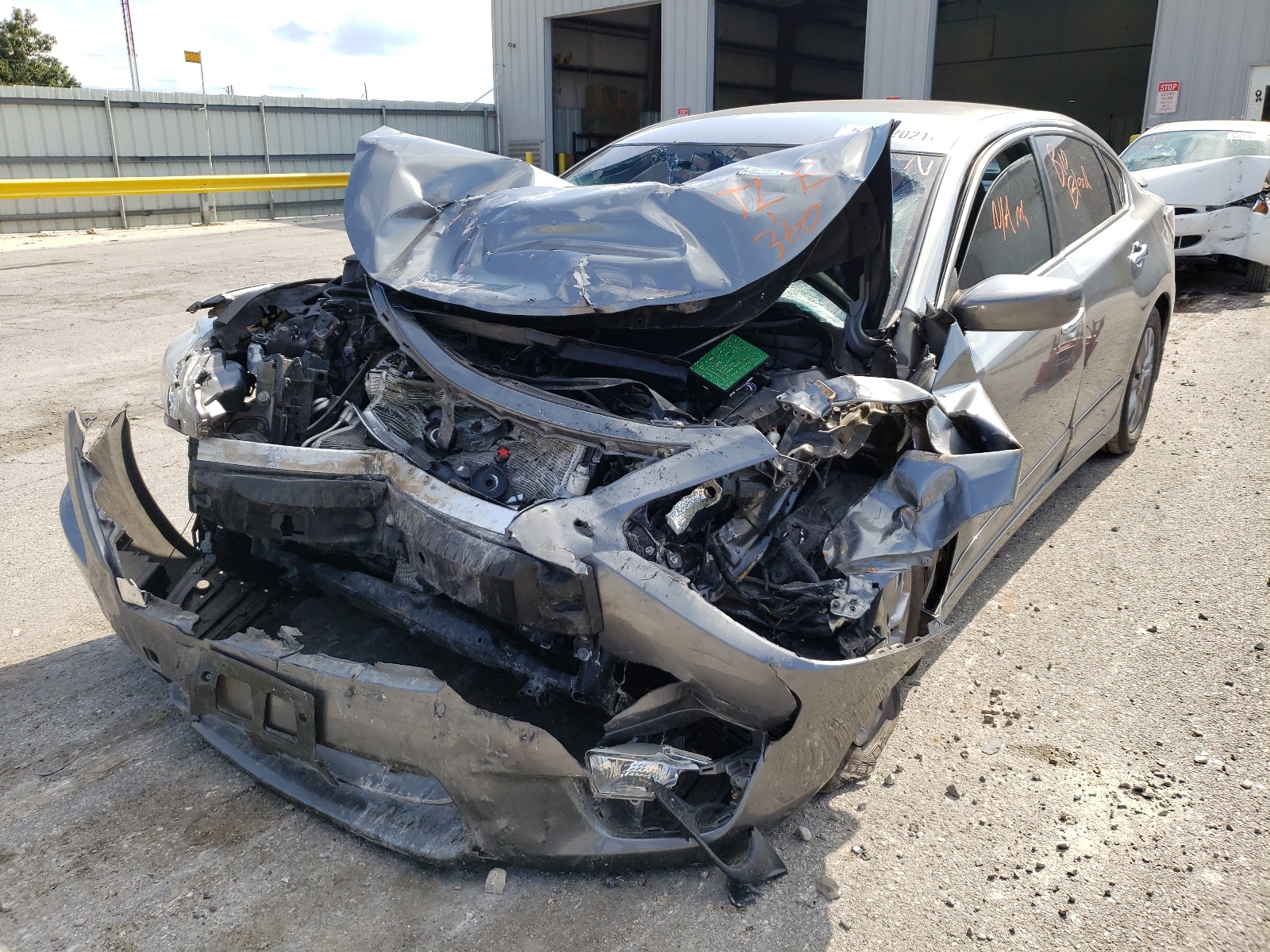 Photo 2 from auction – 2015 NISSAN ALTIMA 2.5 with VIN 1N4AL3AP4FC572792