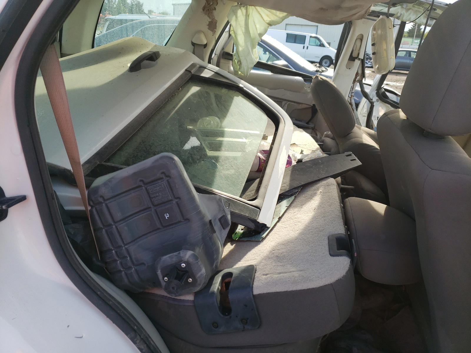 Photo 6 from auction – 2011 FORD ESCAPE XLS with VIN 1FMCU0C71BKB27482