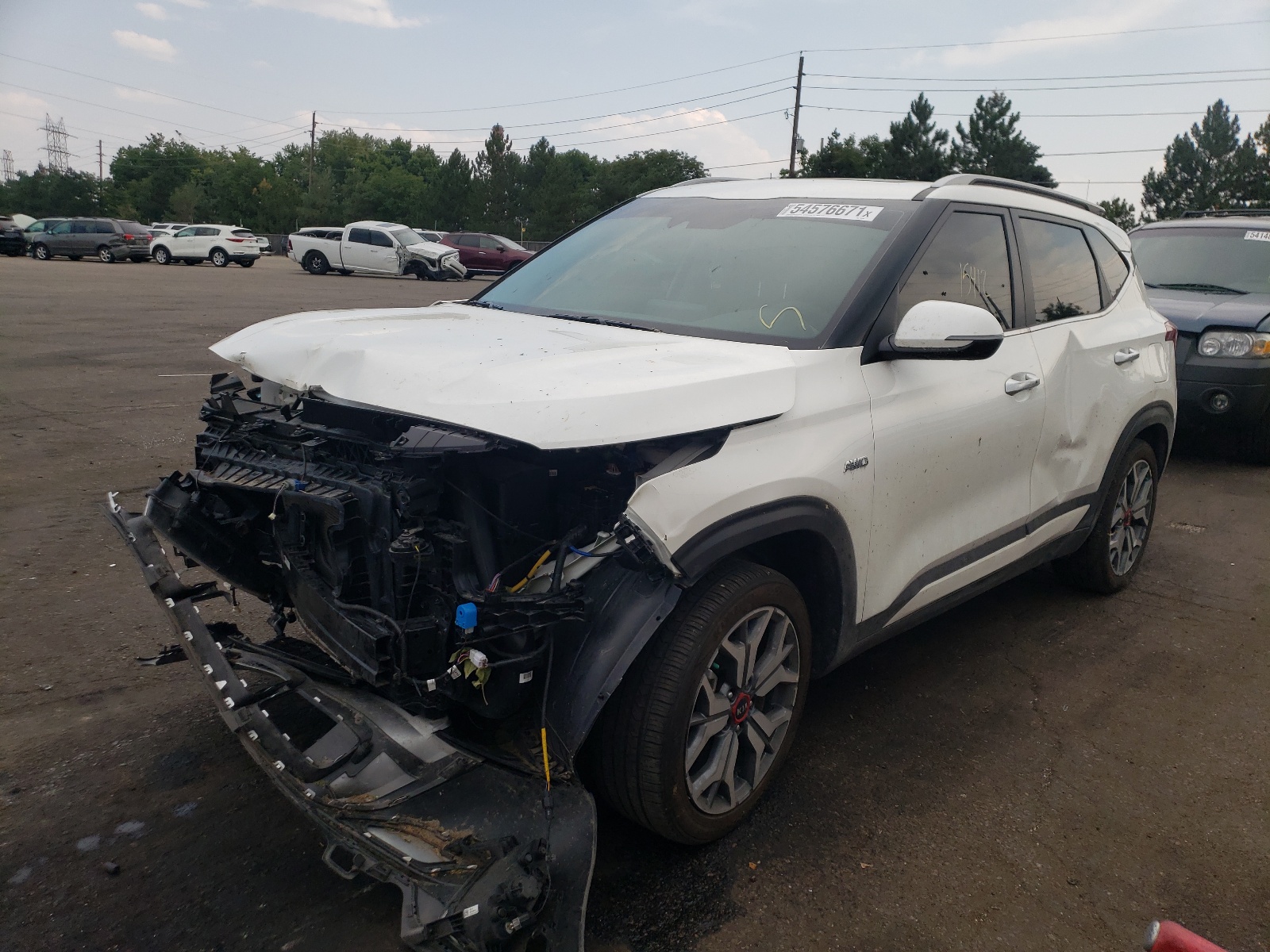 Photo 2 from auction – 2021 KIA SELTOS SX with VIN KNDETCA21M7088150