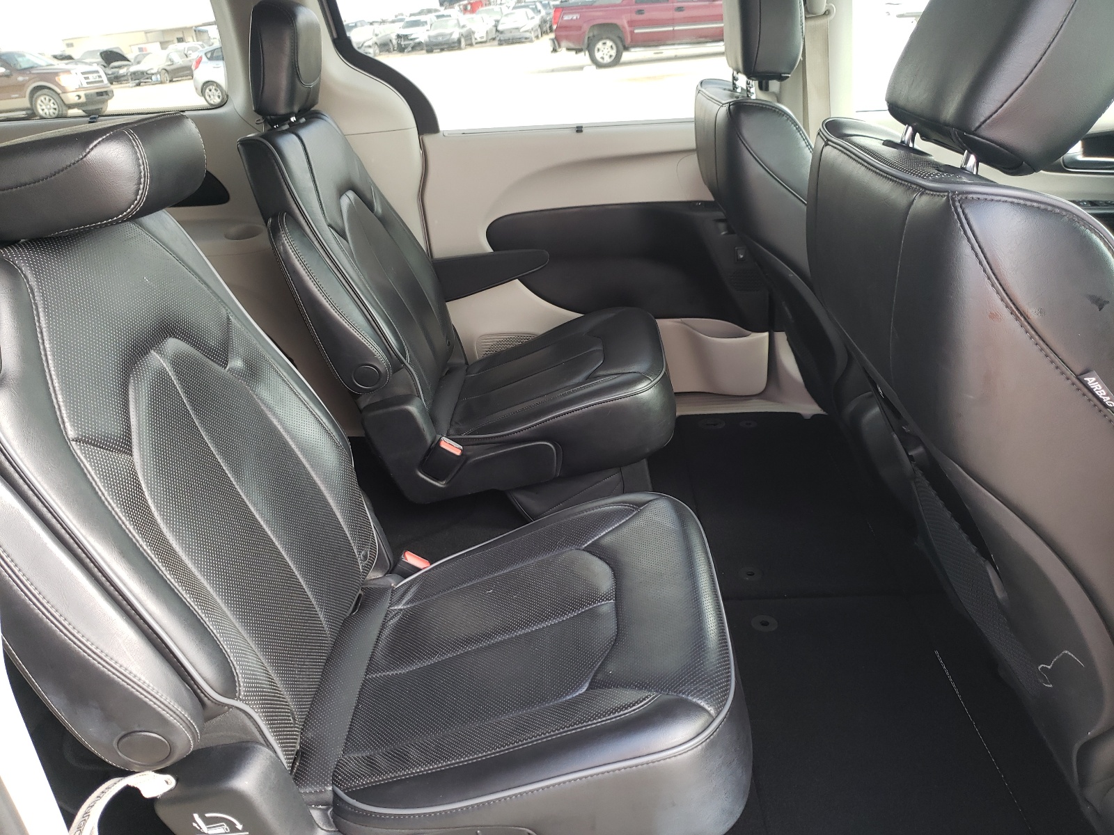 Zdjęcie 6 z aukcji – 2018 CHRYSLER PACIFICA L z VIN 2C4RC1GGXJR272506