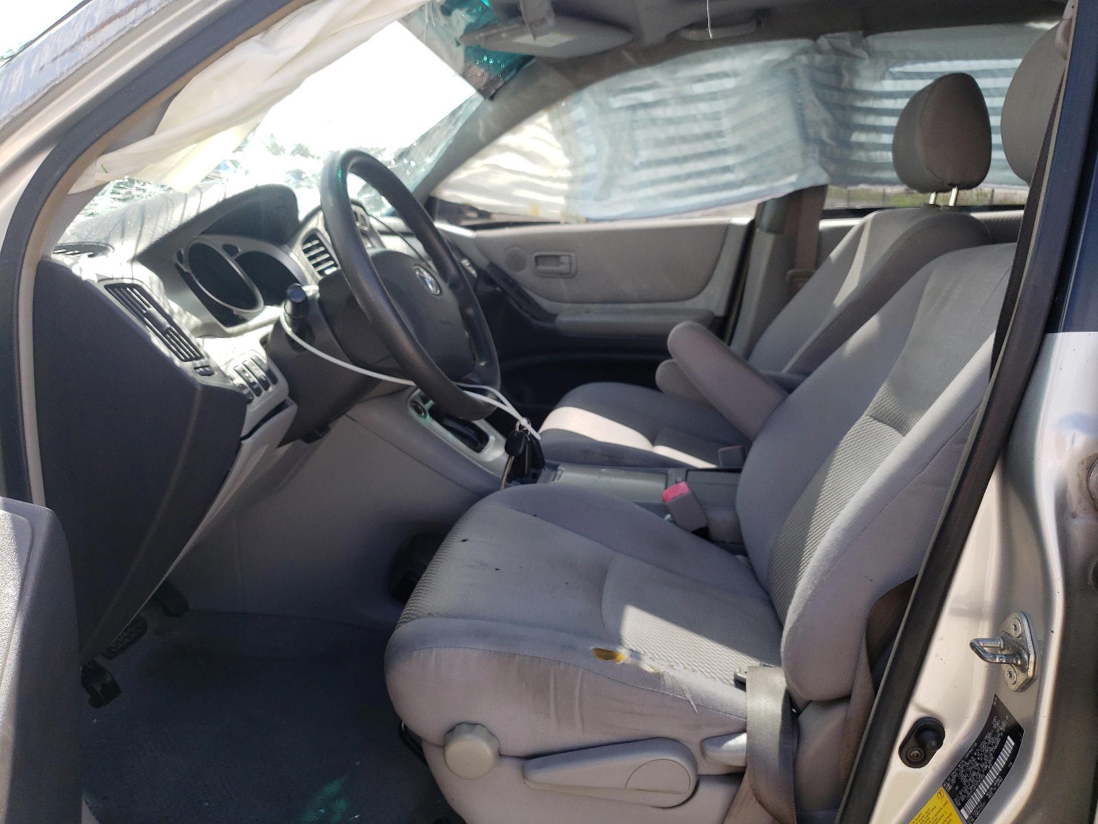 Photo 5 from auction – 2007 TOYOTA HIGHLANDER with VIN JTEEP21AX70187404