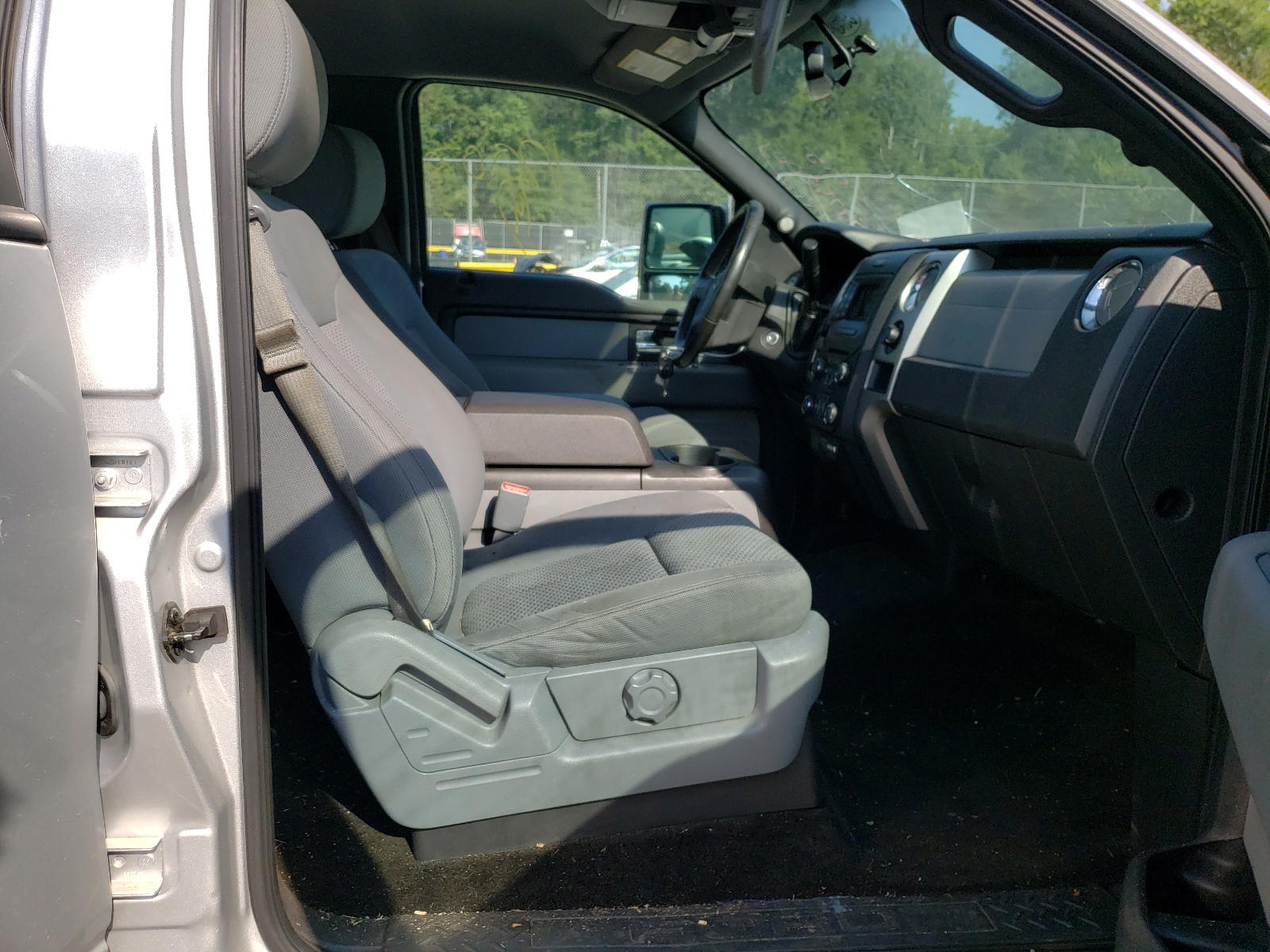 Photo 5 from auction – 2014 FORD F150 SUPER with VIN 1FTFW1EF3EKE72040