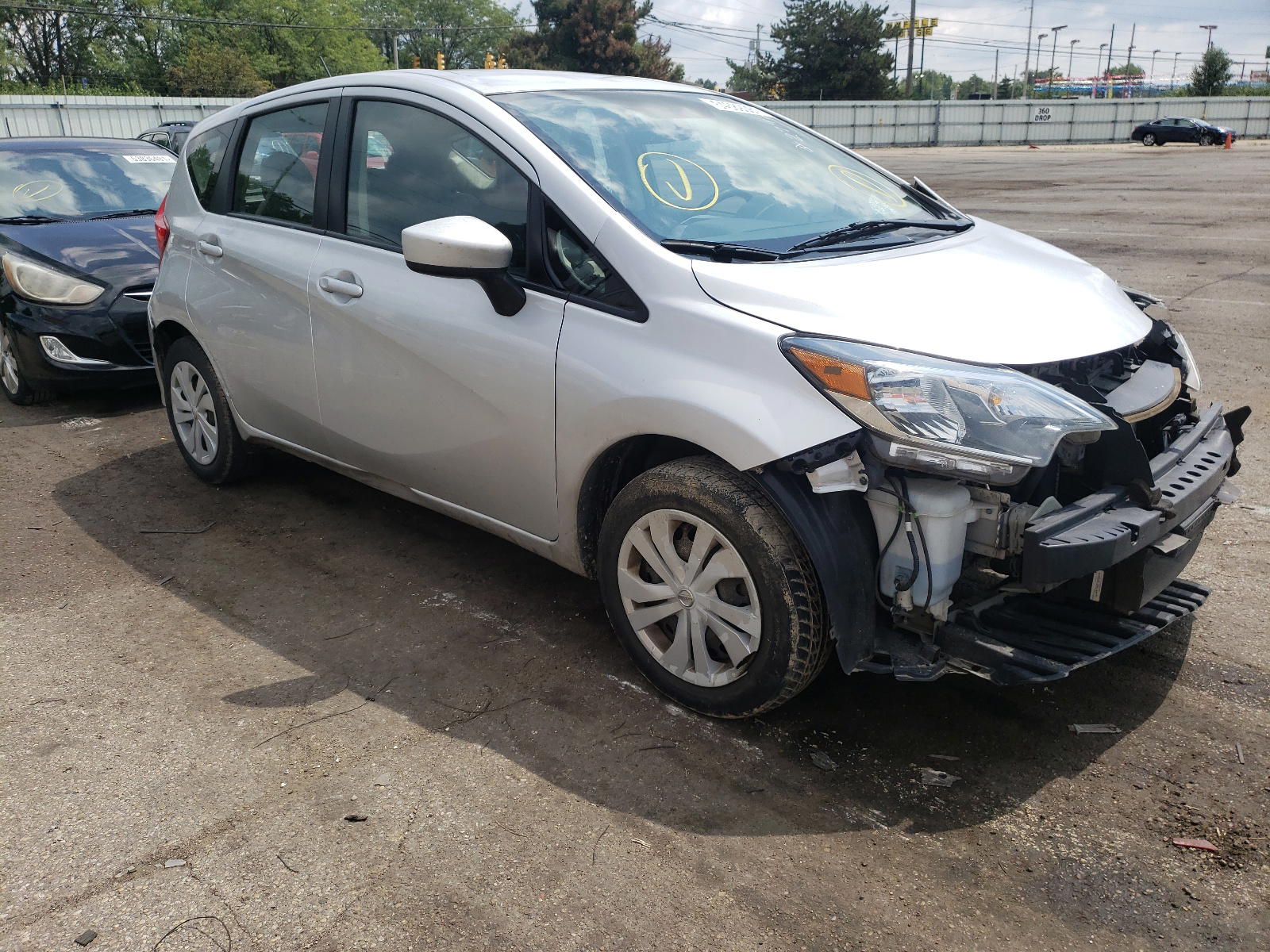 NISSAN VERSA NOTE 2018 with VIN 3N1CE2CP5JL352792 - Photo from auction