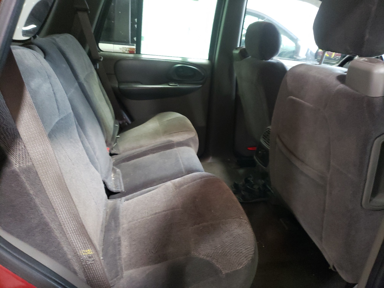 Photo 6 from auction – 2003 CHEVROLET TRAILBLAZE with VIN 1GNDT13S932370083
