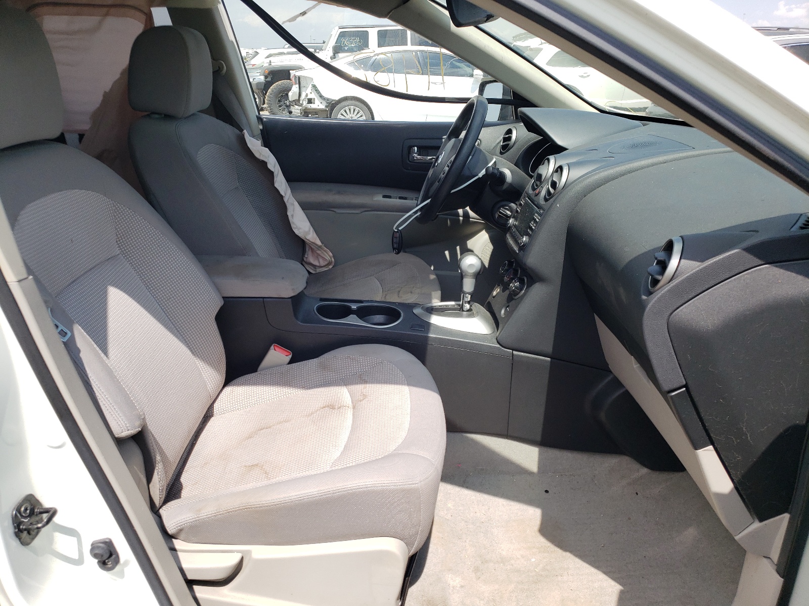 Photo 5 from auction – 2013 NISSAN ROGUE S with VIN JN8AS5MV3DW632340