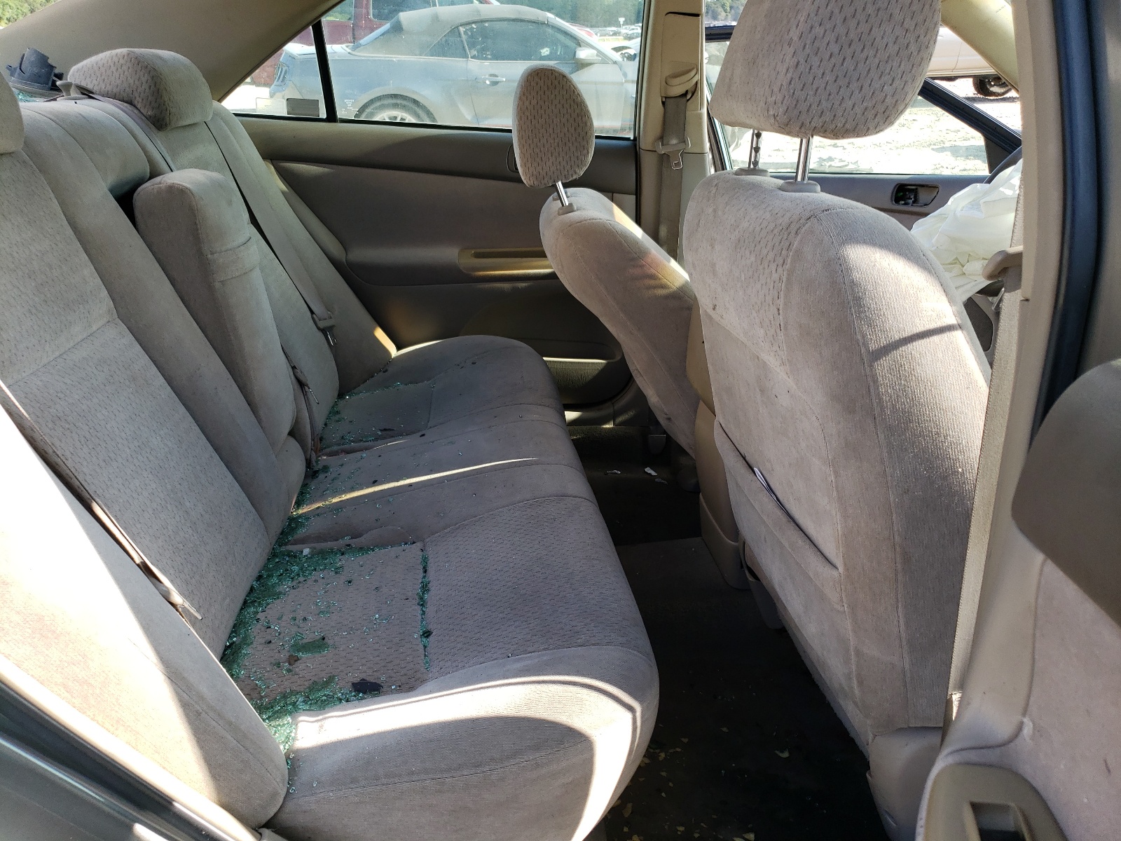 Photo 6 from auction – 2002 TOYOTA CAMRY LE with VIN 4T1BE32KX2U640699