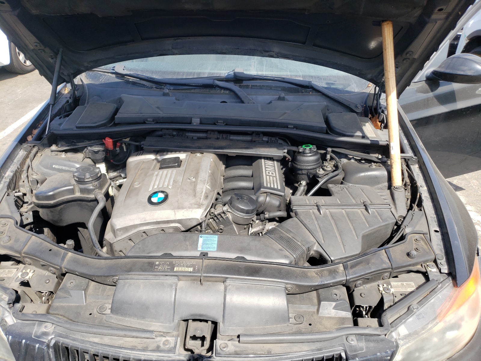 Photo 7 from auction – 2006 BMW 325 I with VIN WBAVB13536KX40696