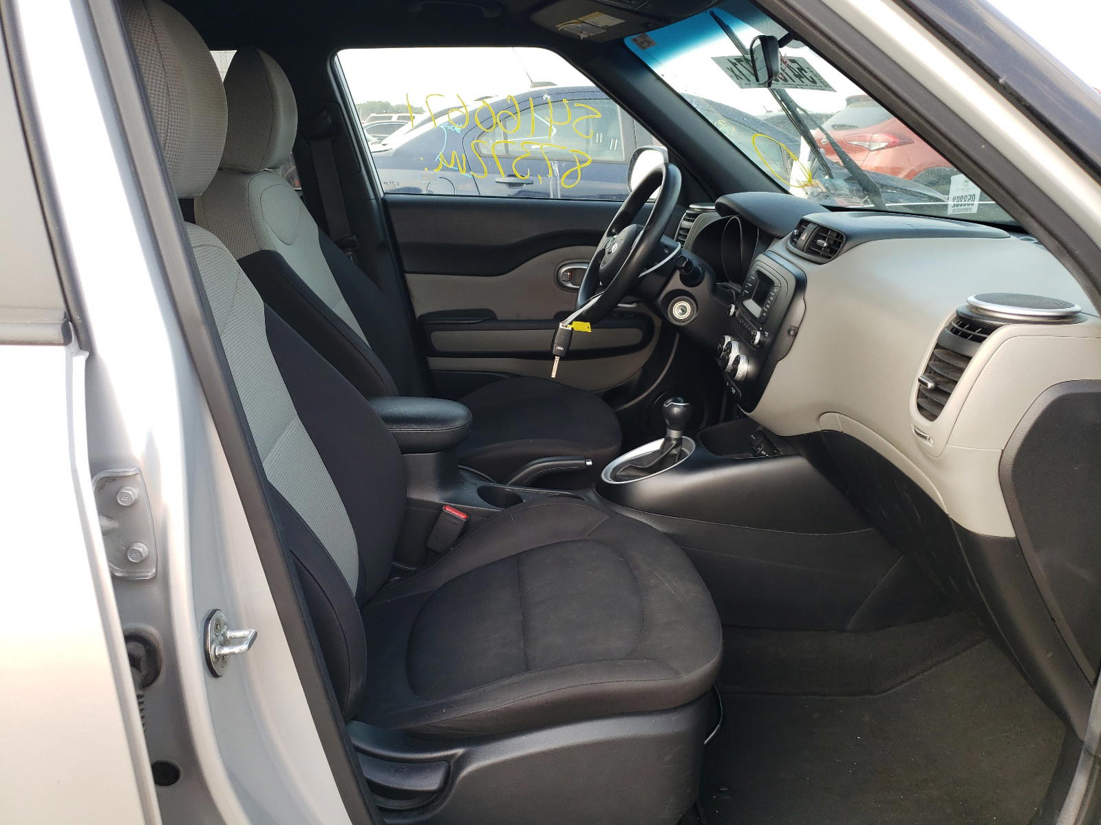 Photo 5 from auction – 2015 KIA SOUL with VIN KNDJN2A25F7758935