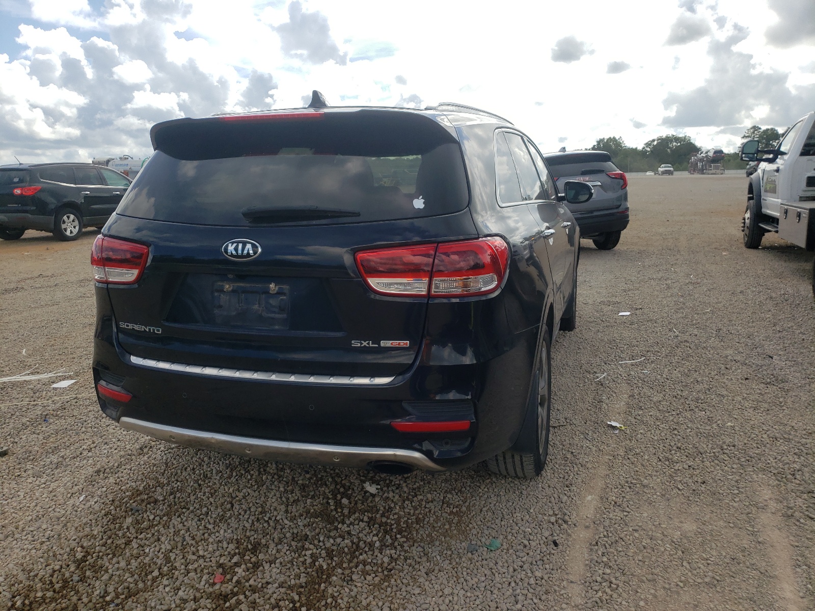 Photo 4 from auction – 2016 KIA SORENTO SX with VIN 5XYPK4A14GG030887