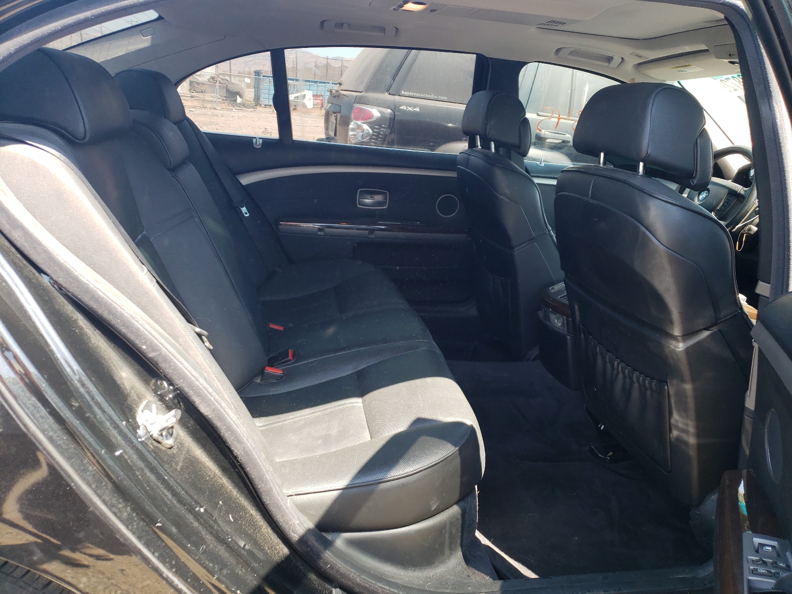 Photo 6 from auction – 2007 BMW 750 with VIN WBAHN83547DT65937