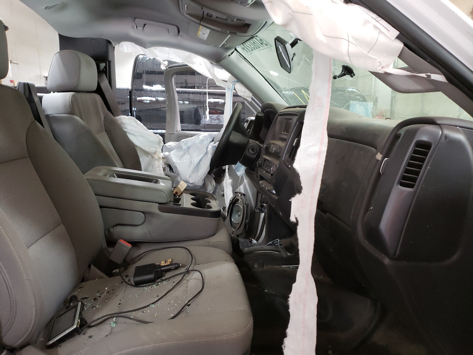 Photo 5 from auction – 2016 CHEVROLET SILVERADO with VIN 1GCNKNEC6GZ163953