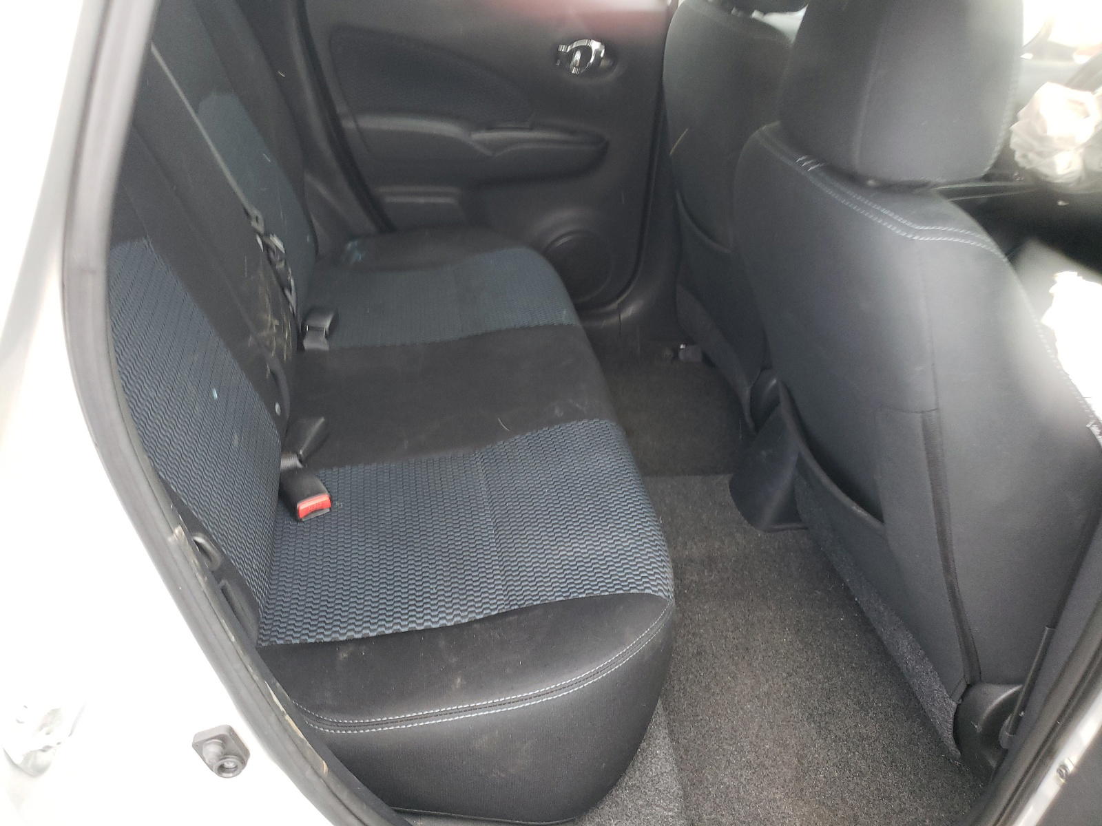 Photo 6 from auction – 2015 NISSAN VERSA NOTE with VIN 3N1CE2CP4FL407823