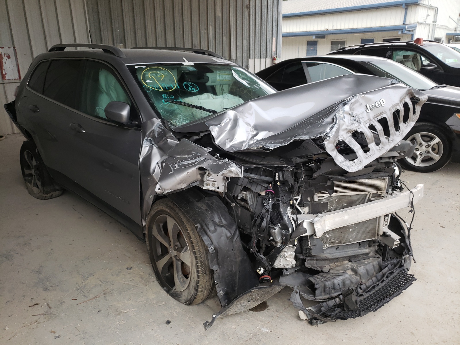 JEEP CHEROKEE L 2019 with VIN 1C4PJLDB7KD325667 - Photo from auction