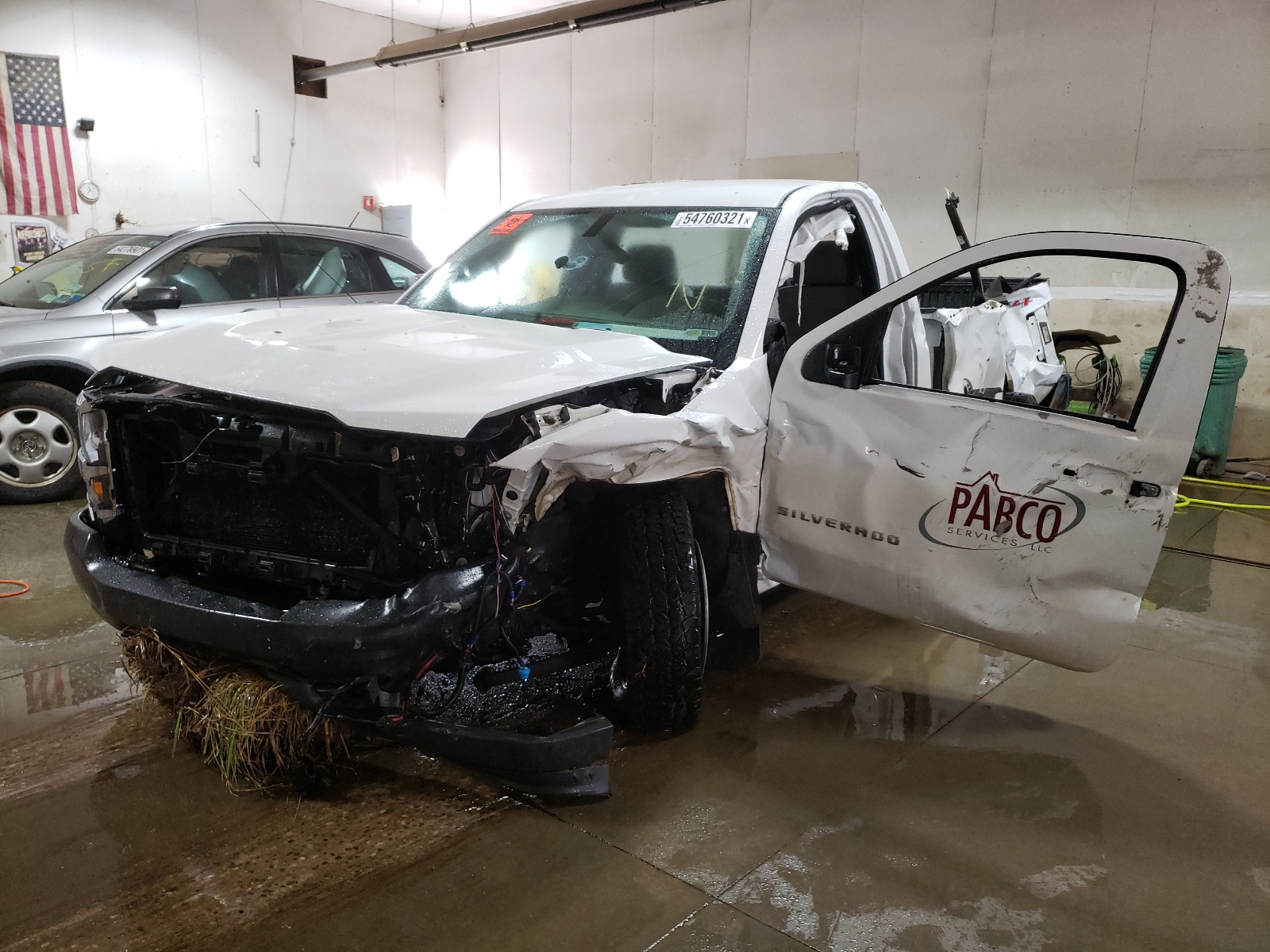 Photo 2 from auction – 2016 CHEVROLET SILVERADO with VIN 1GCNKNEC6GZ163953