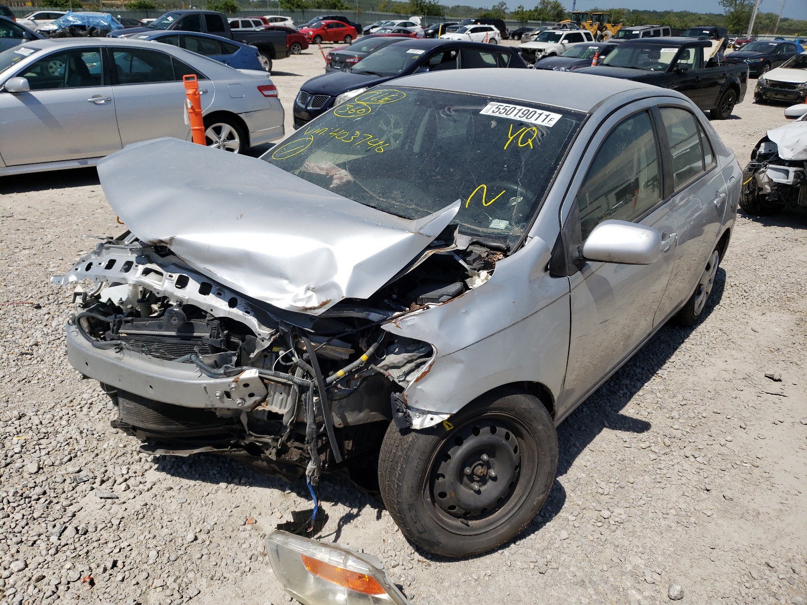 Photo 2 from auction – 2011 TOYOTA YARIS with VIN JTDBT4K30B1403746