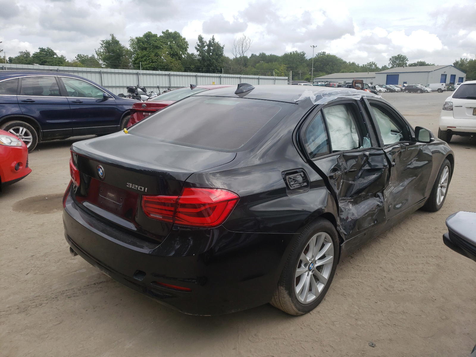 Photo 4 from auction – 2017 BMW 320 I with VIN WBA8A9C52HK619854