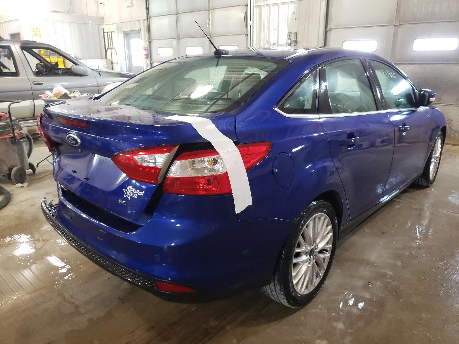 Photo 4 from auction – 2012 FORD FOCUS SEL with VIN 1FAHP3H29CL315670