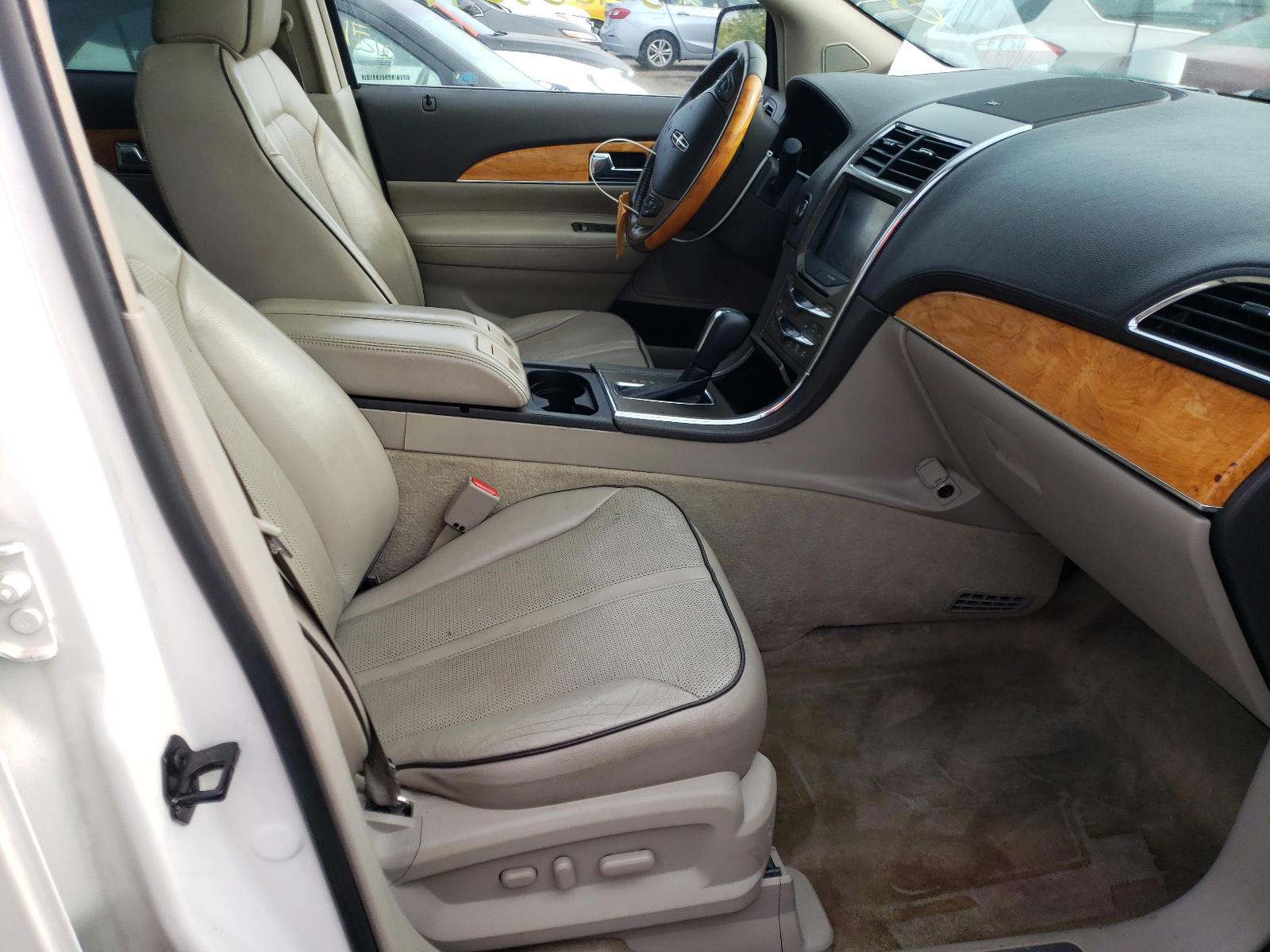 Photo 5 from auction – 2011 LINCOLN MKX with VIN 2LMDJ8JK7BBJ03253