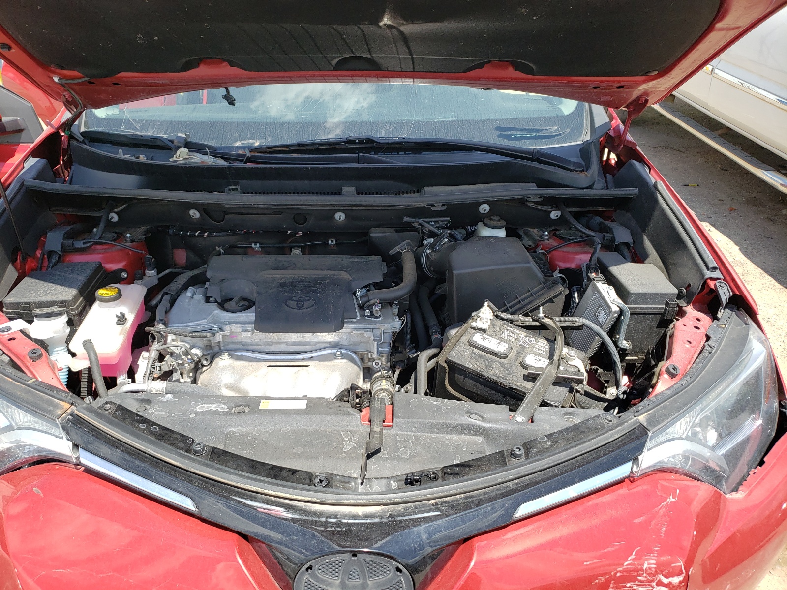 Photo 7 from auction – 2016 TOYOTA RAV4 XLE with VIN 2T3RFREV4GW468902