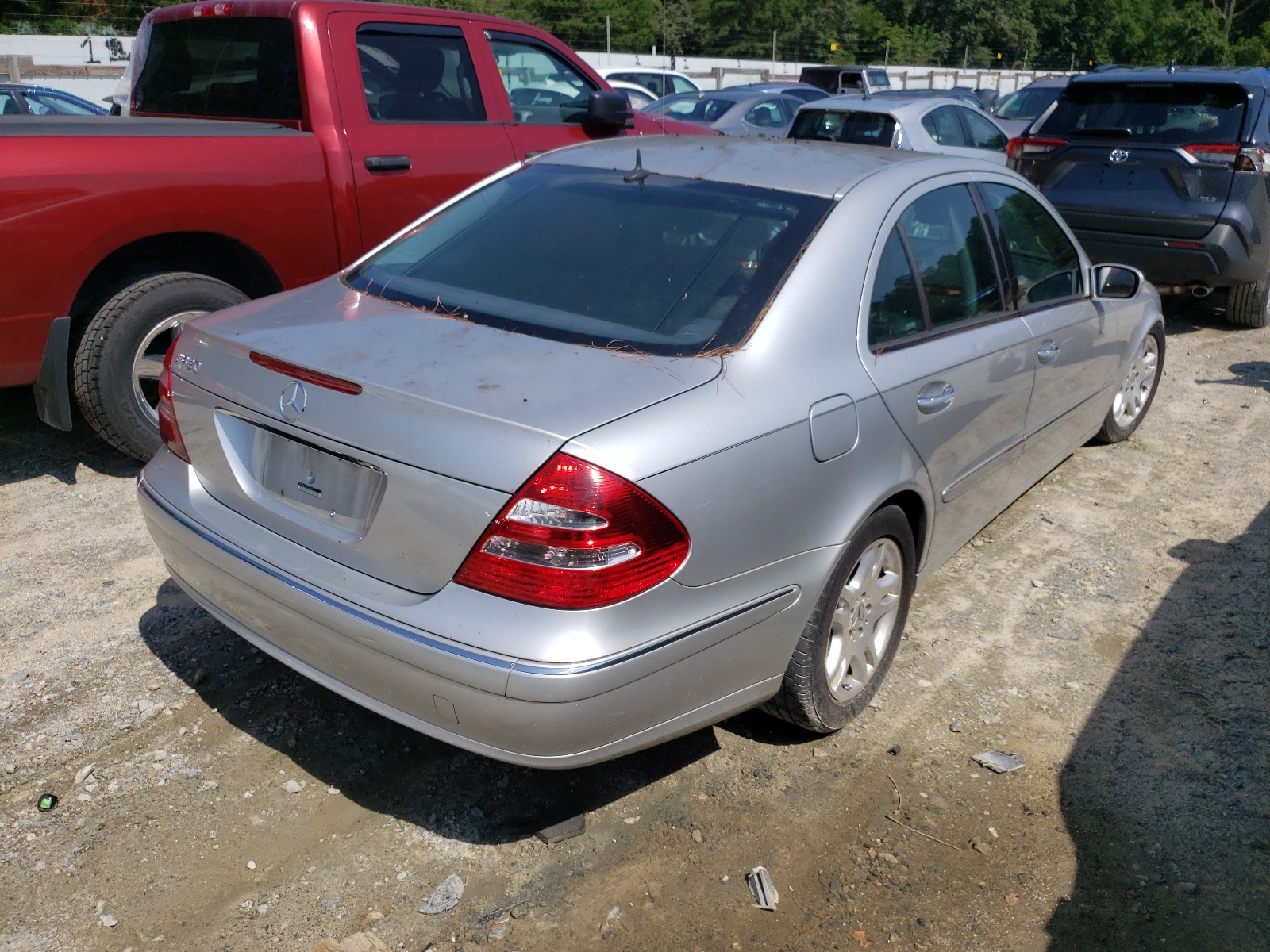Photo 4 from auction – 2005 MERCEDES-BENZ E 320 with VIN WDBUF65J65A623675