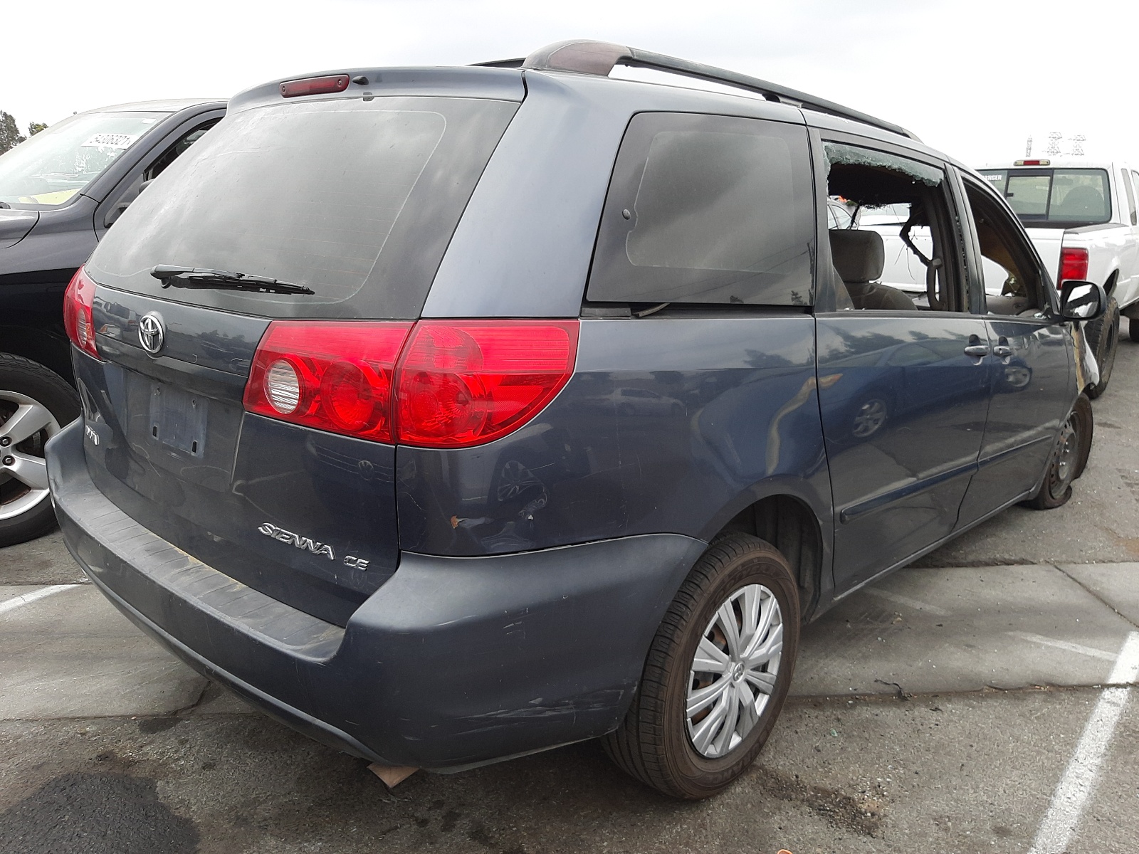 Photo 4 from auction – 2007 TOYOTA SIENNA CE with VIN 5TDZK23CX7S095810
