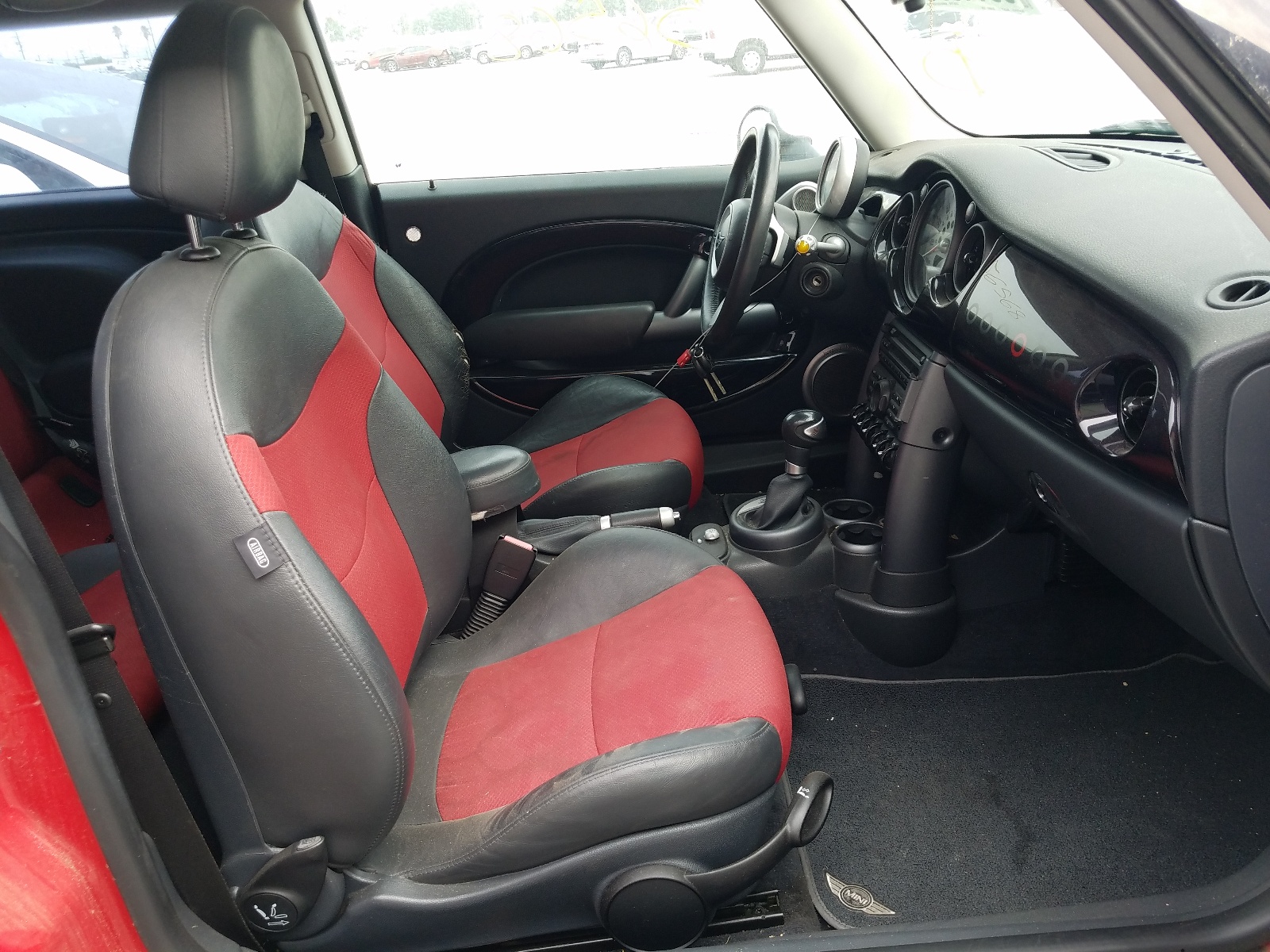 Photo 5 from auction – 2006 MINI COOPER S with VIN WMWRE33566TJ38244