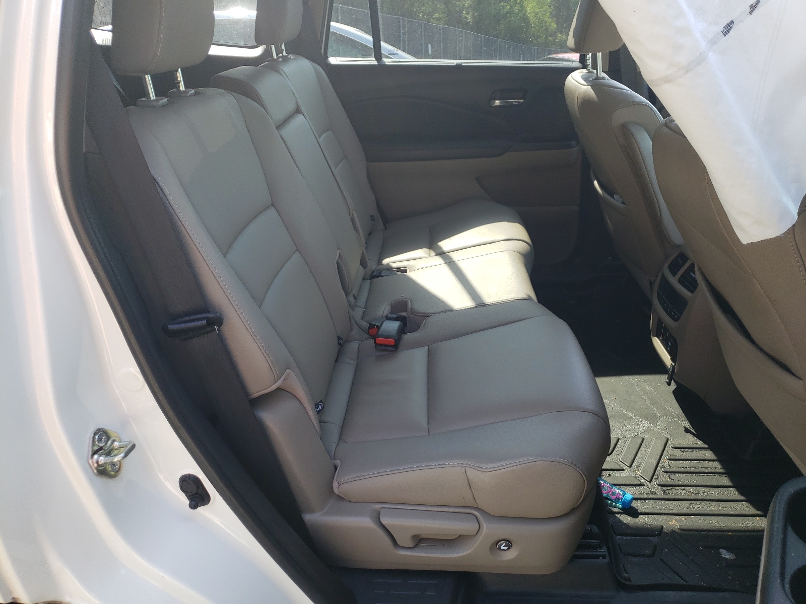 Photo 6 from auction – 2017 HONDA PILOT TOUR with VIN 5FNYF6H96HB026168